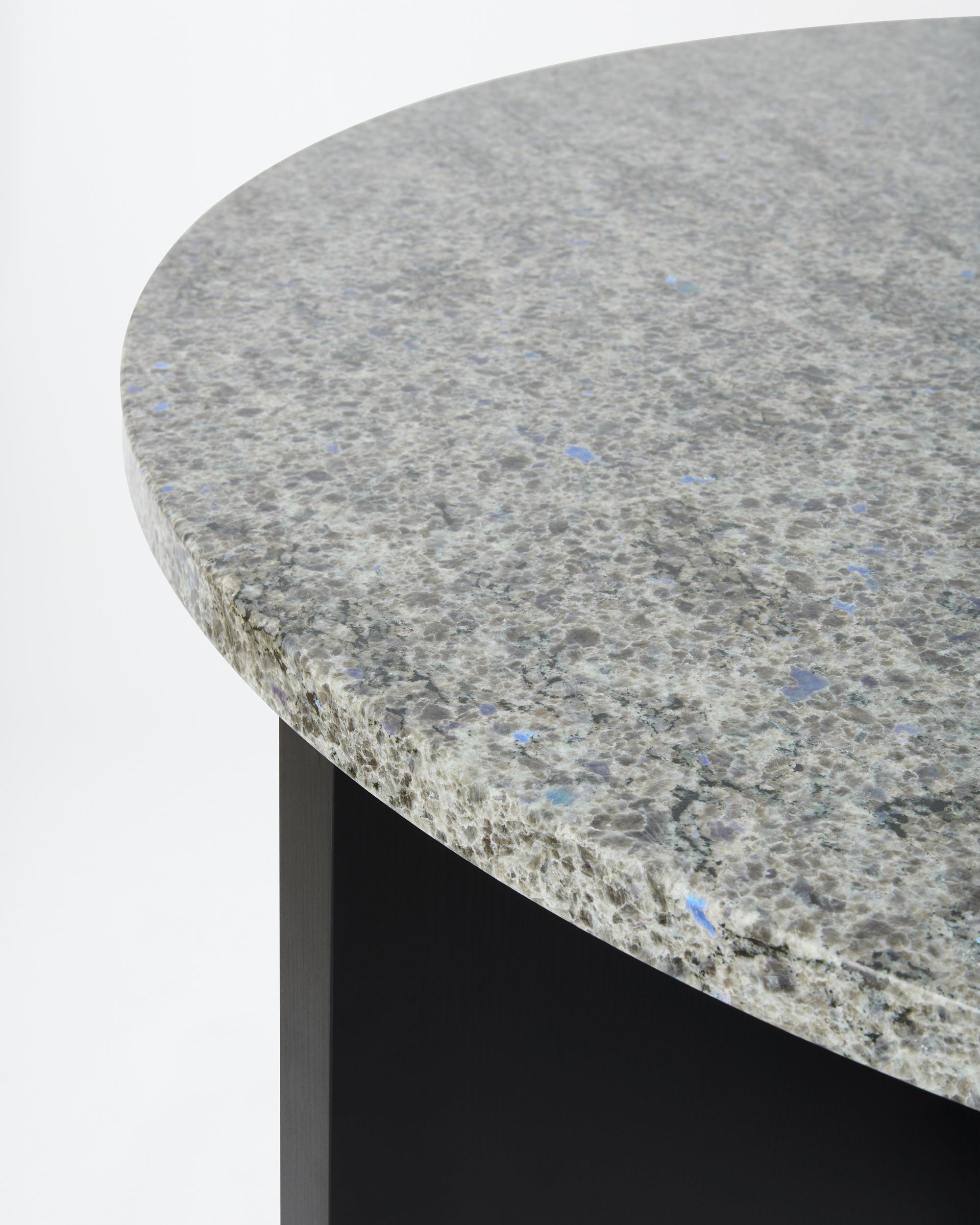 Bear table | Stained black & granite