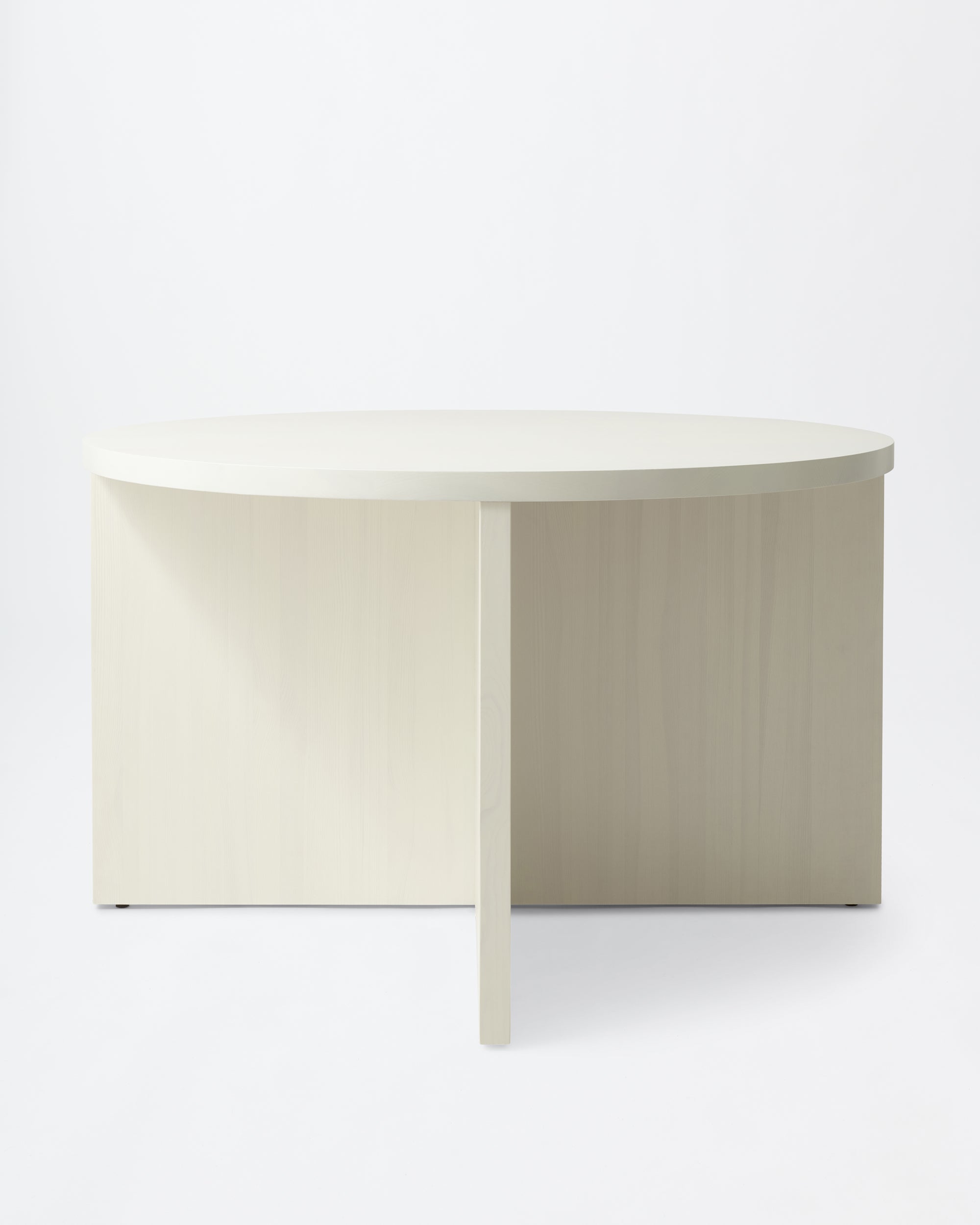 Bear table | Stained off white Pine