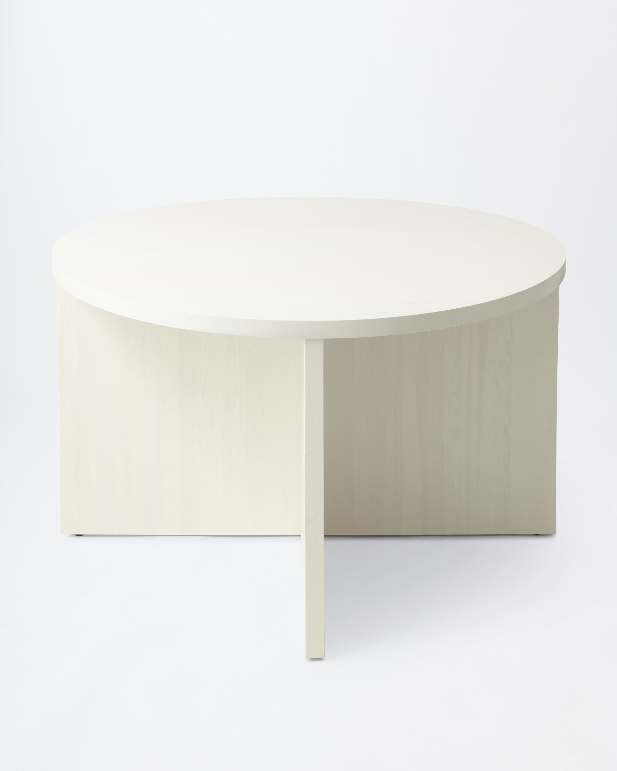 Bear table | Stained off white Pine