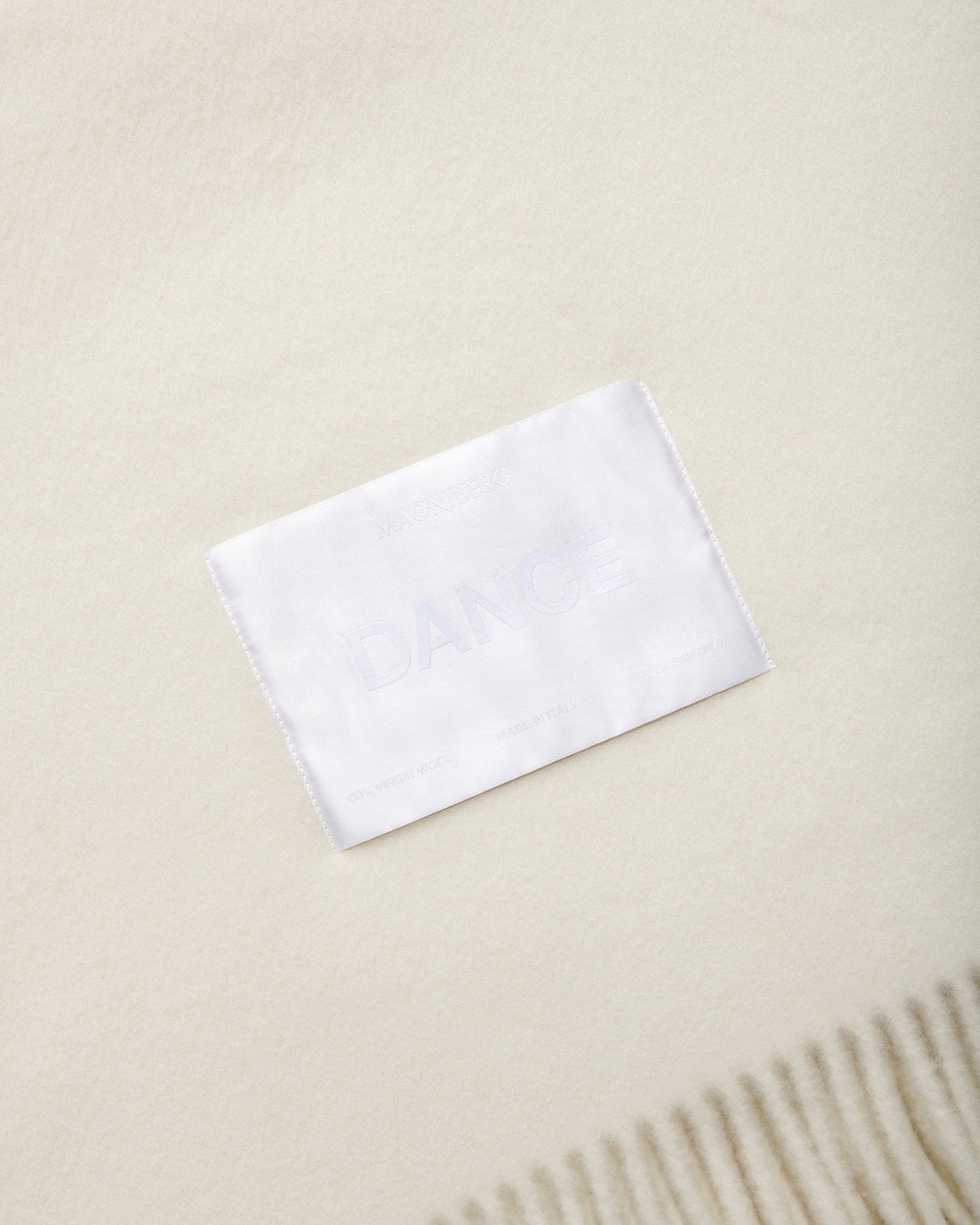 Bold blanket | Oyster white Virgin wool