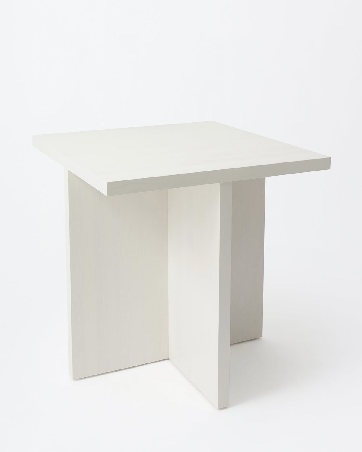 Bull table | Stained off white Pine
