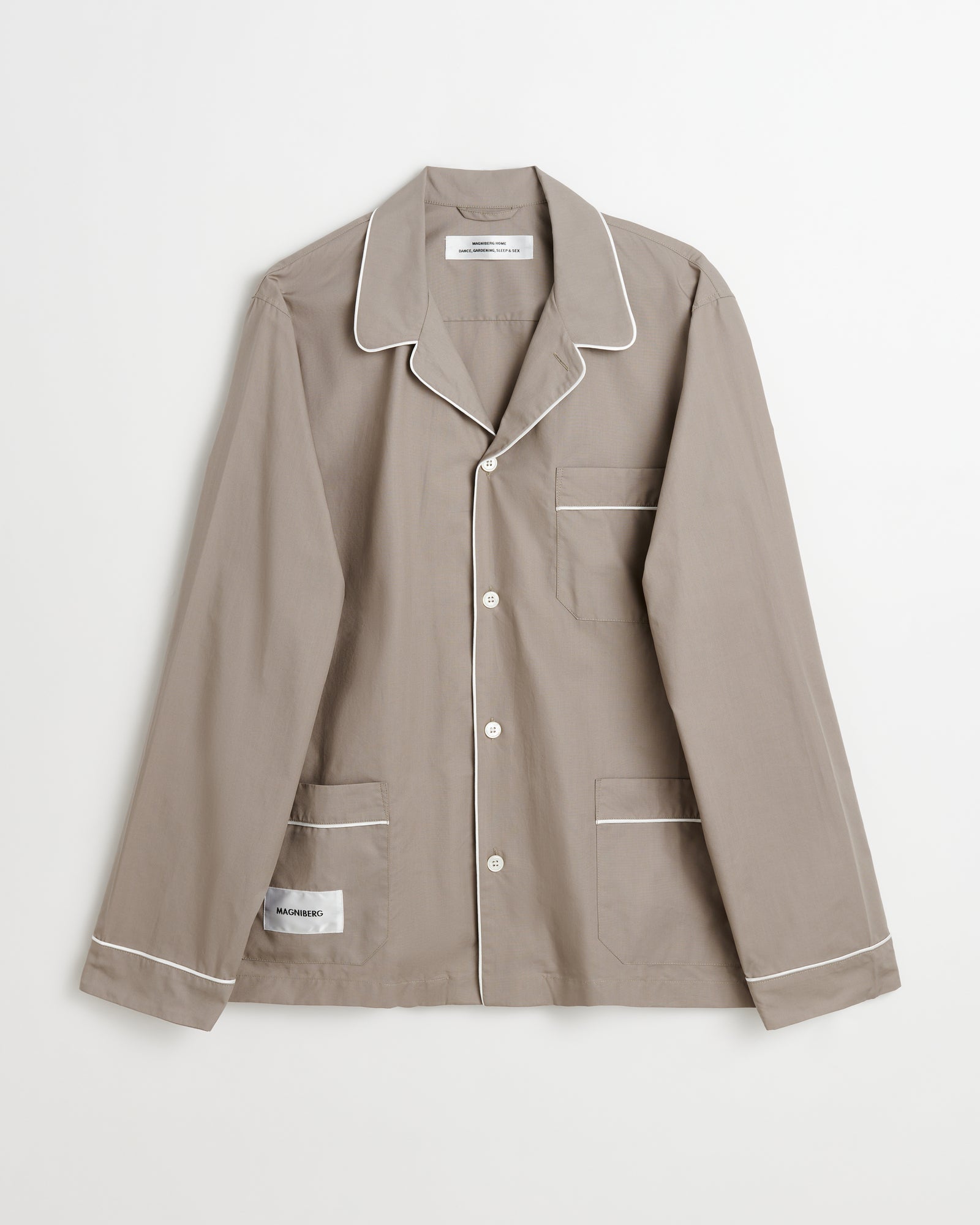 【関税込み】MAGNIBERG トープ Dolce パジャマシャツ Taupe Dolce Pyjama Shirt by MAGNIBERG on Sale