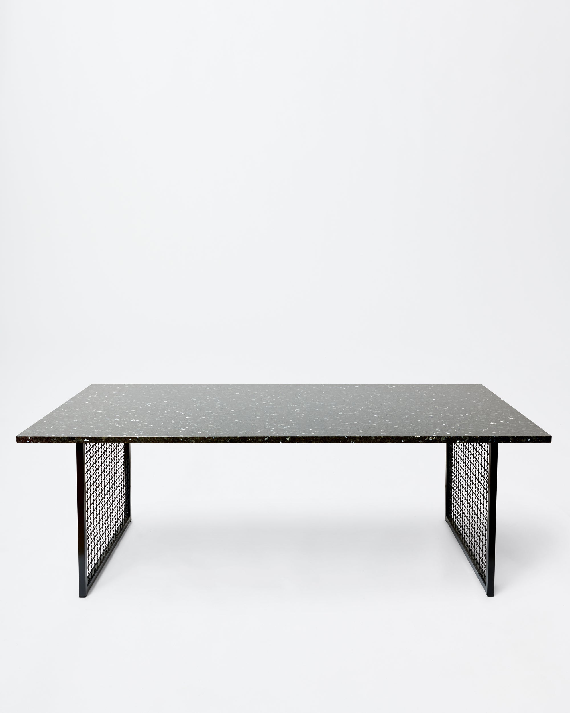 Flounder table | Black Granite