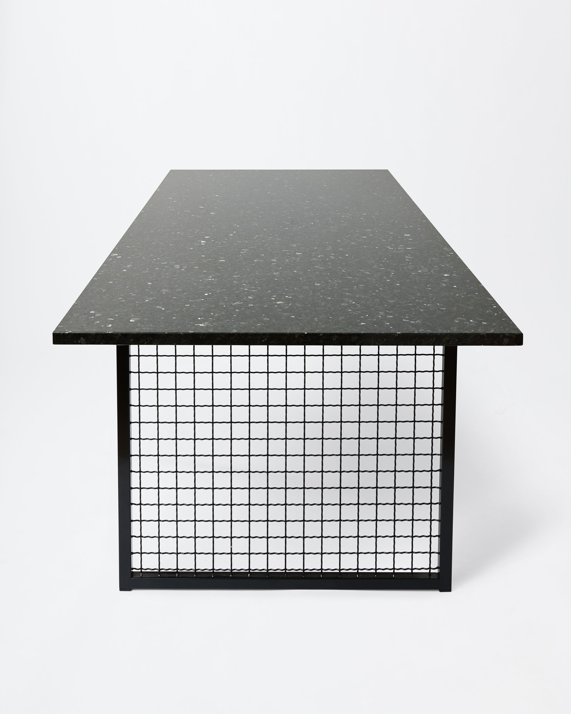 Flounder table | Black Granite