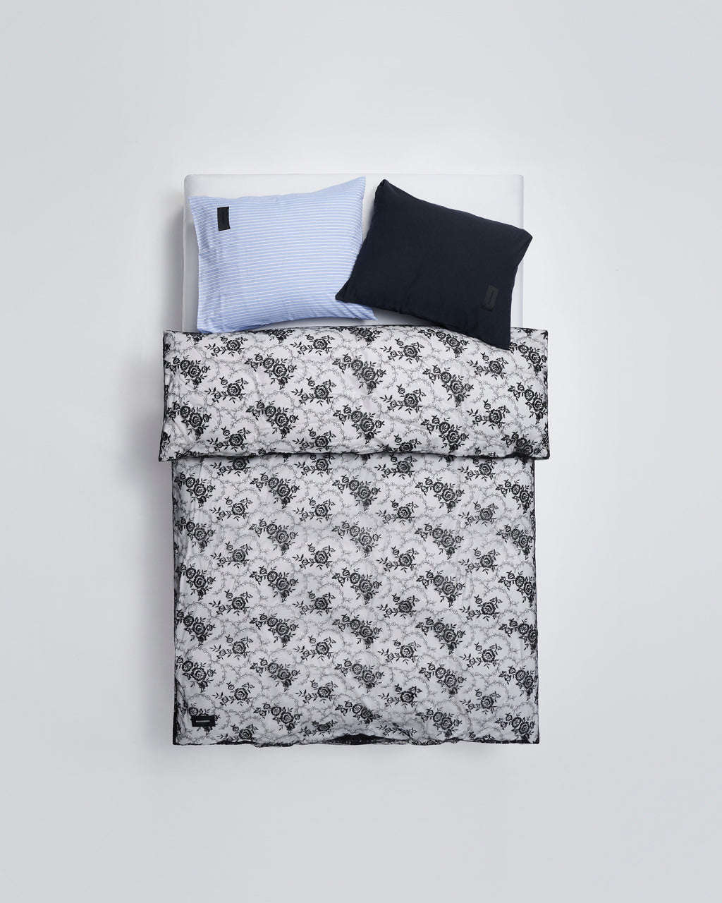Heart pillow case | Black Jersey