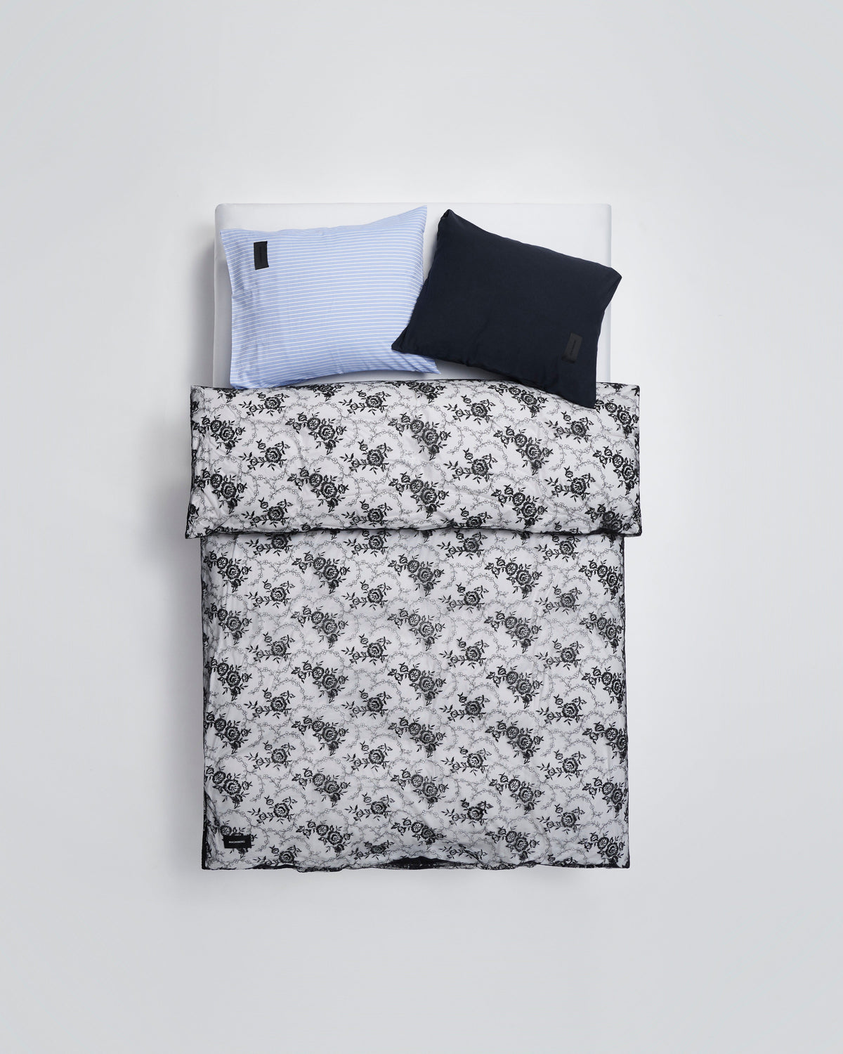 Heart pillow case | Black Jersey