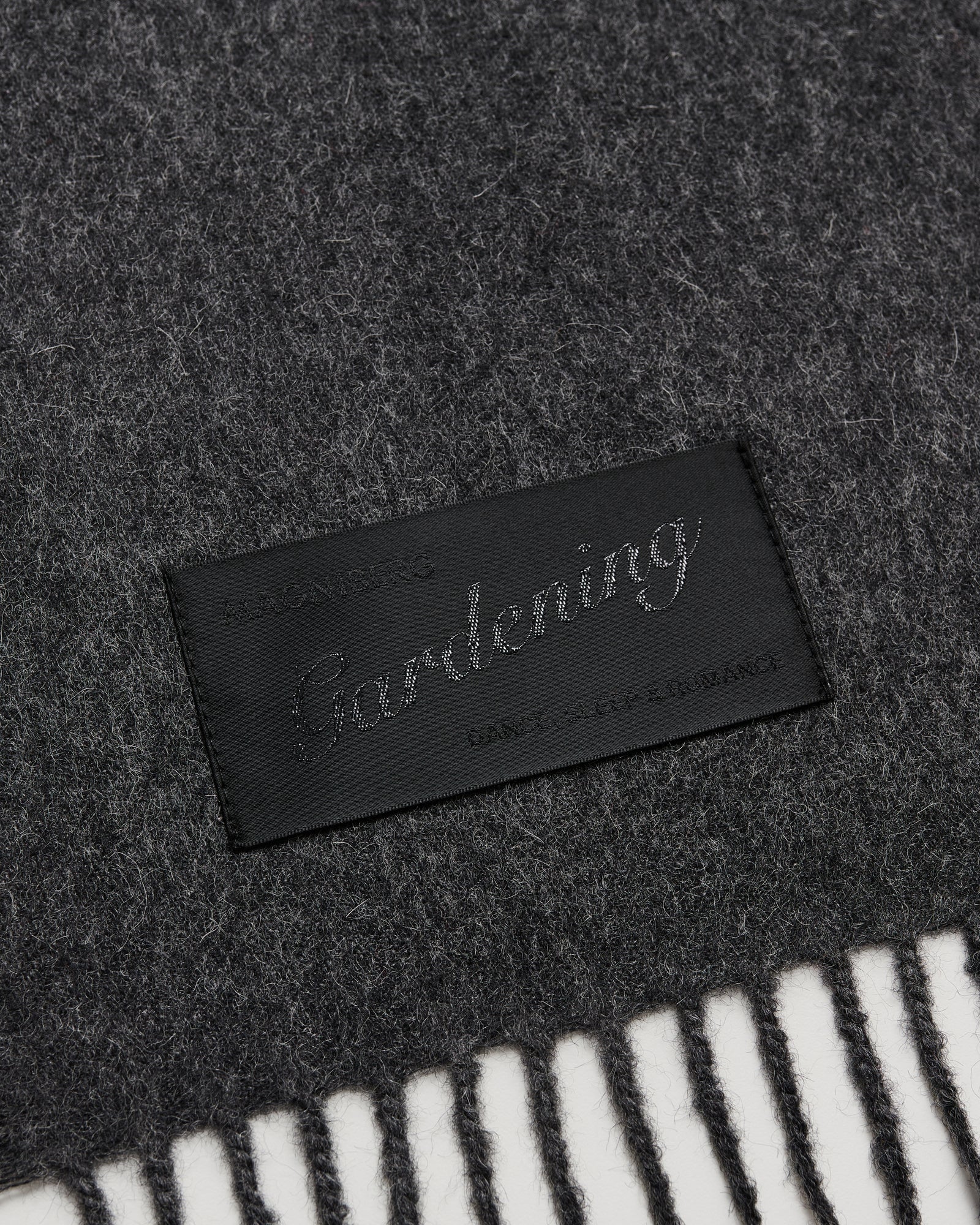 Honey scarf | Anthracite melange Baby alpaca | Magniberg