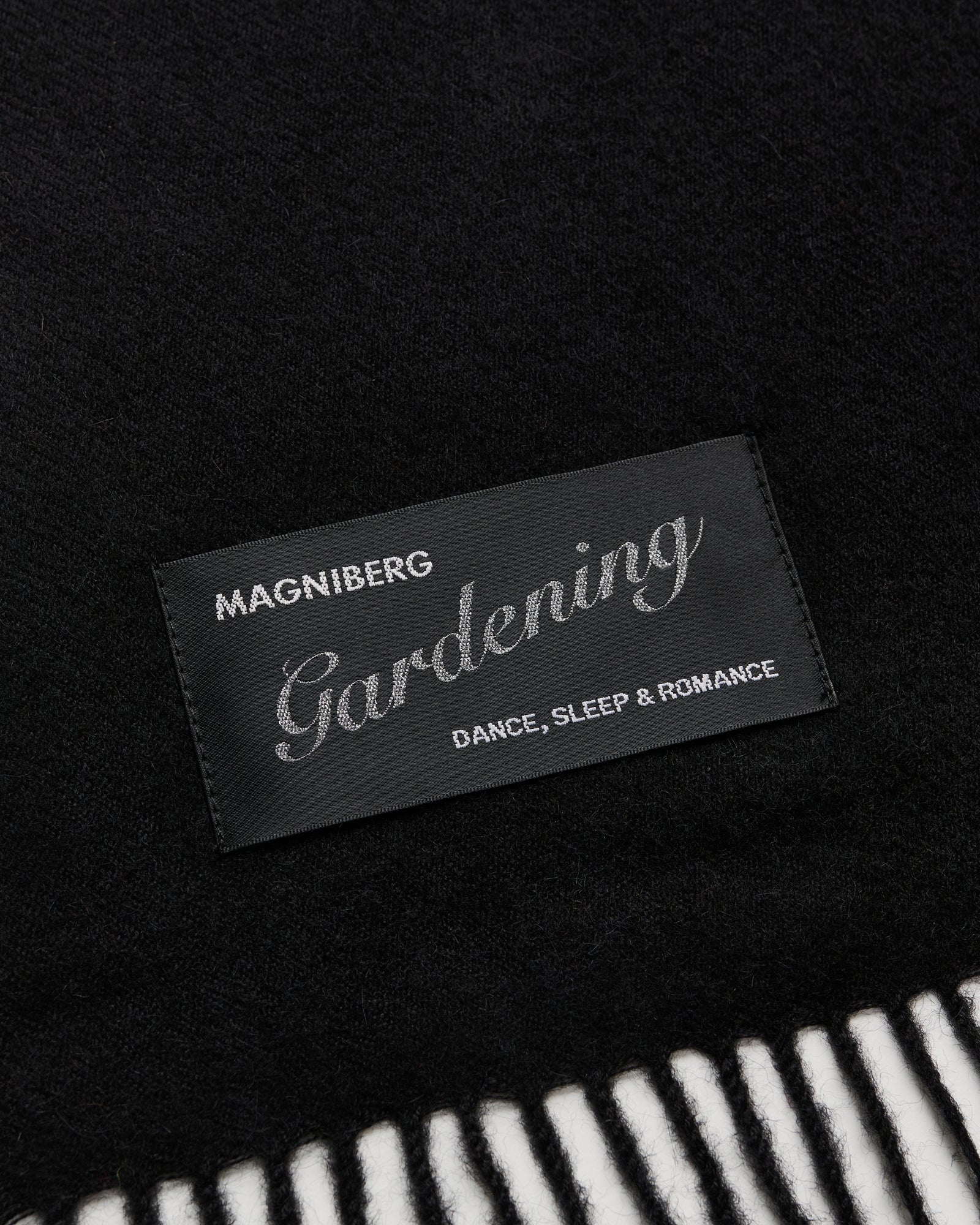 Honey scarf | Coal black Baby alpaca