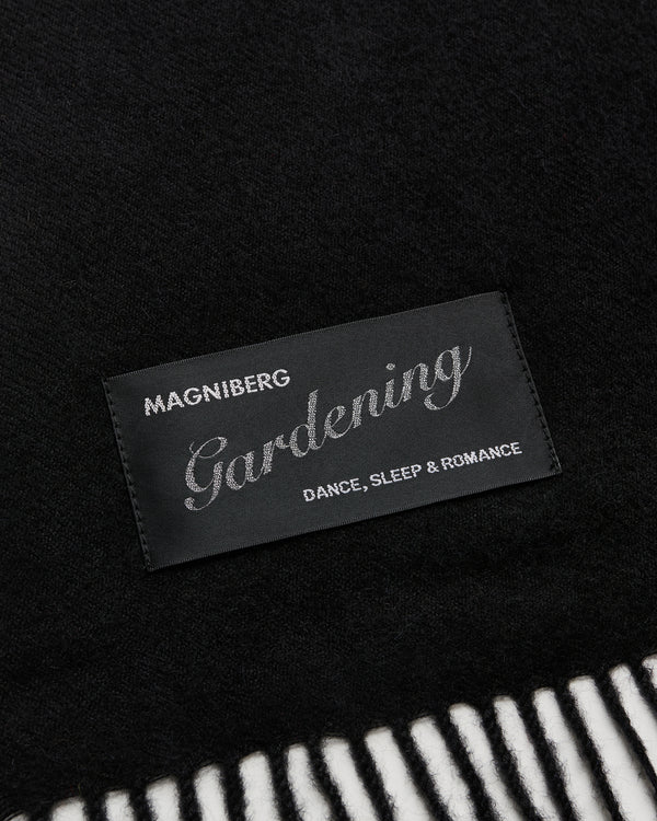 Honey scarf | Coal black Baby alpaca