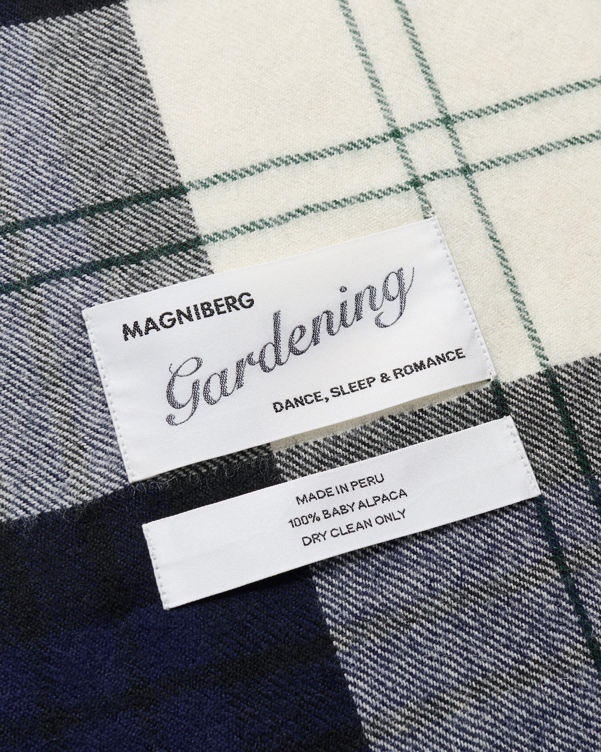 Queen blanket | Hurtigruten navy tartan