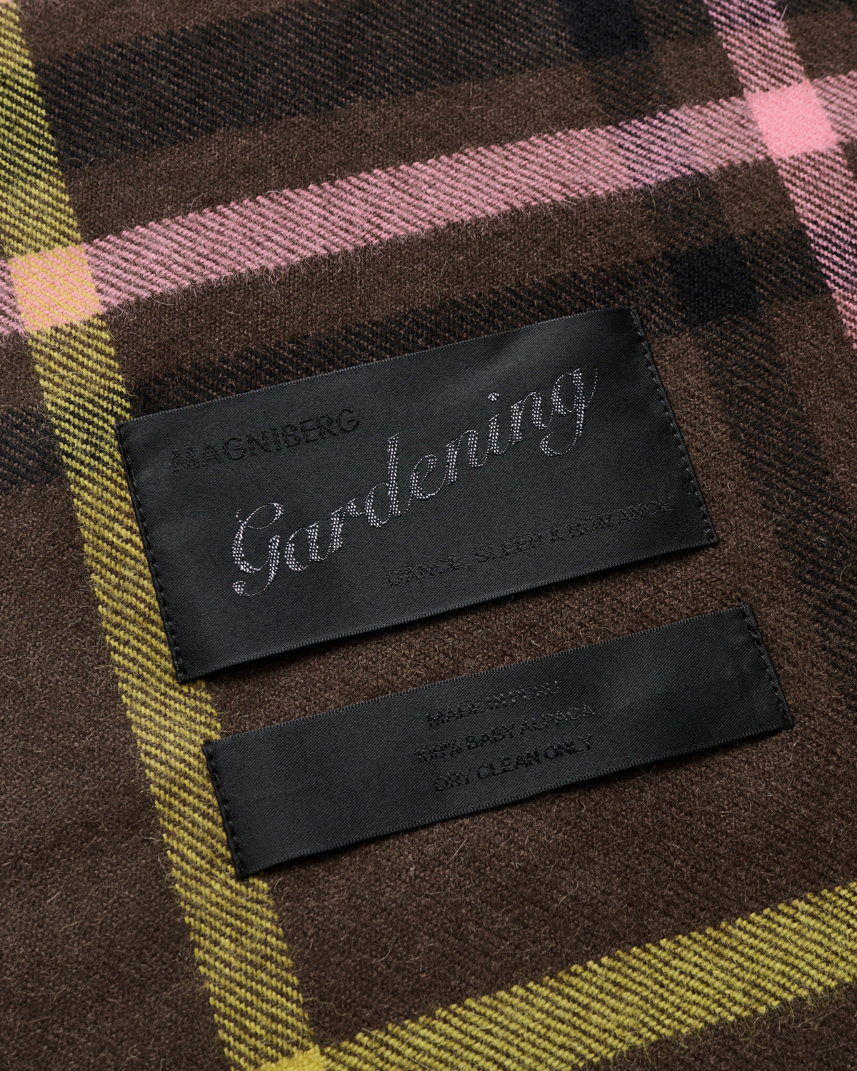 Queen scarf | Black tea tartan