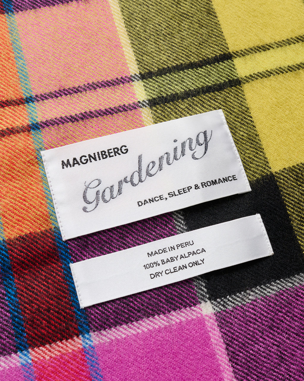 Queen scarf | Vivienne pink tartan