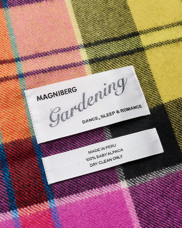 Queen scarf | Vivienne pink tartan