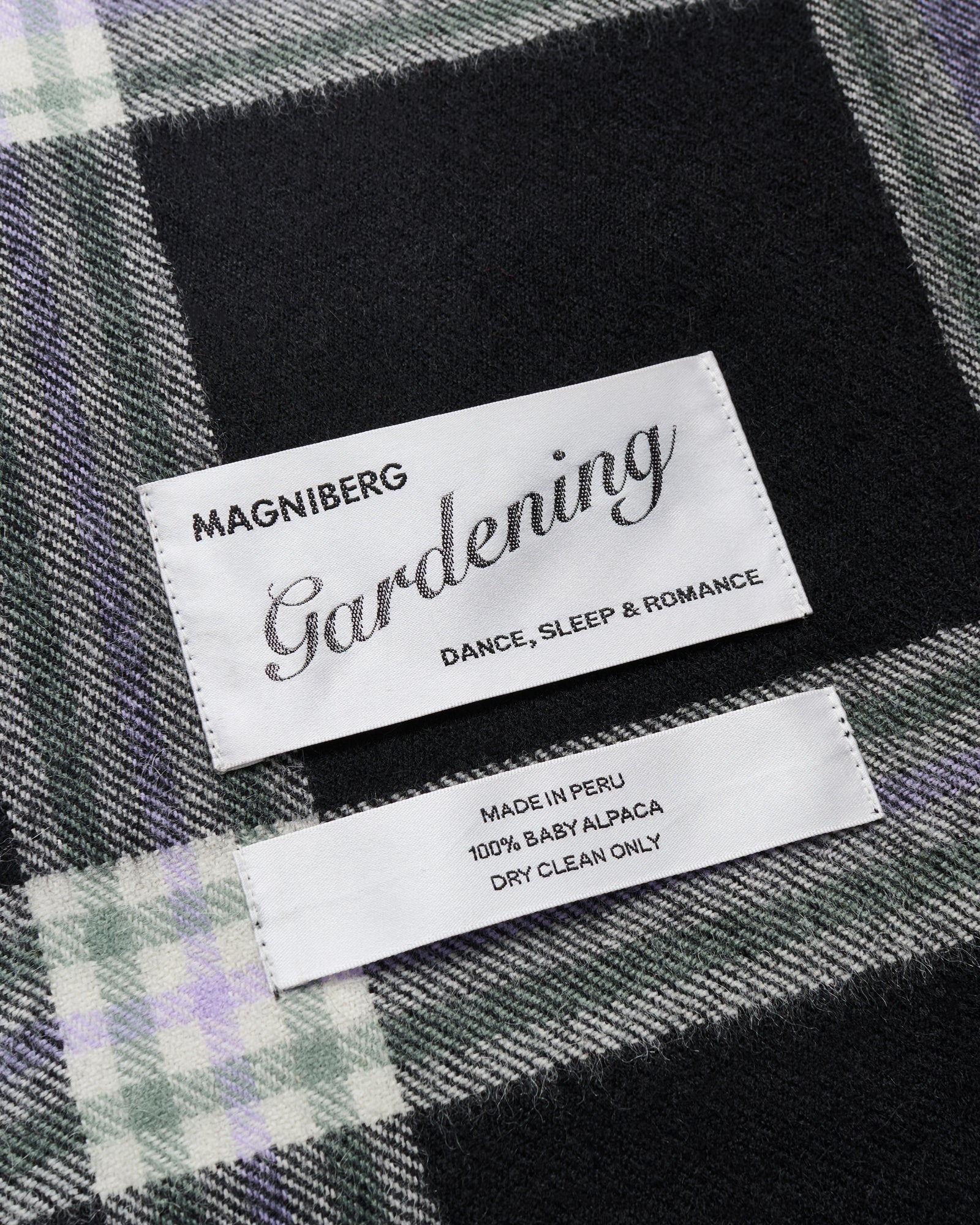 Queen scarf | Violet liquorice tartan
