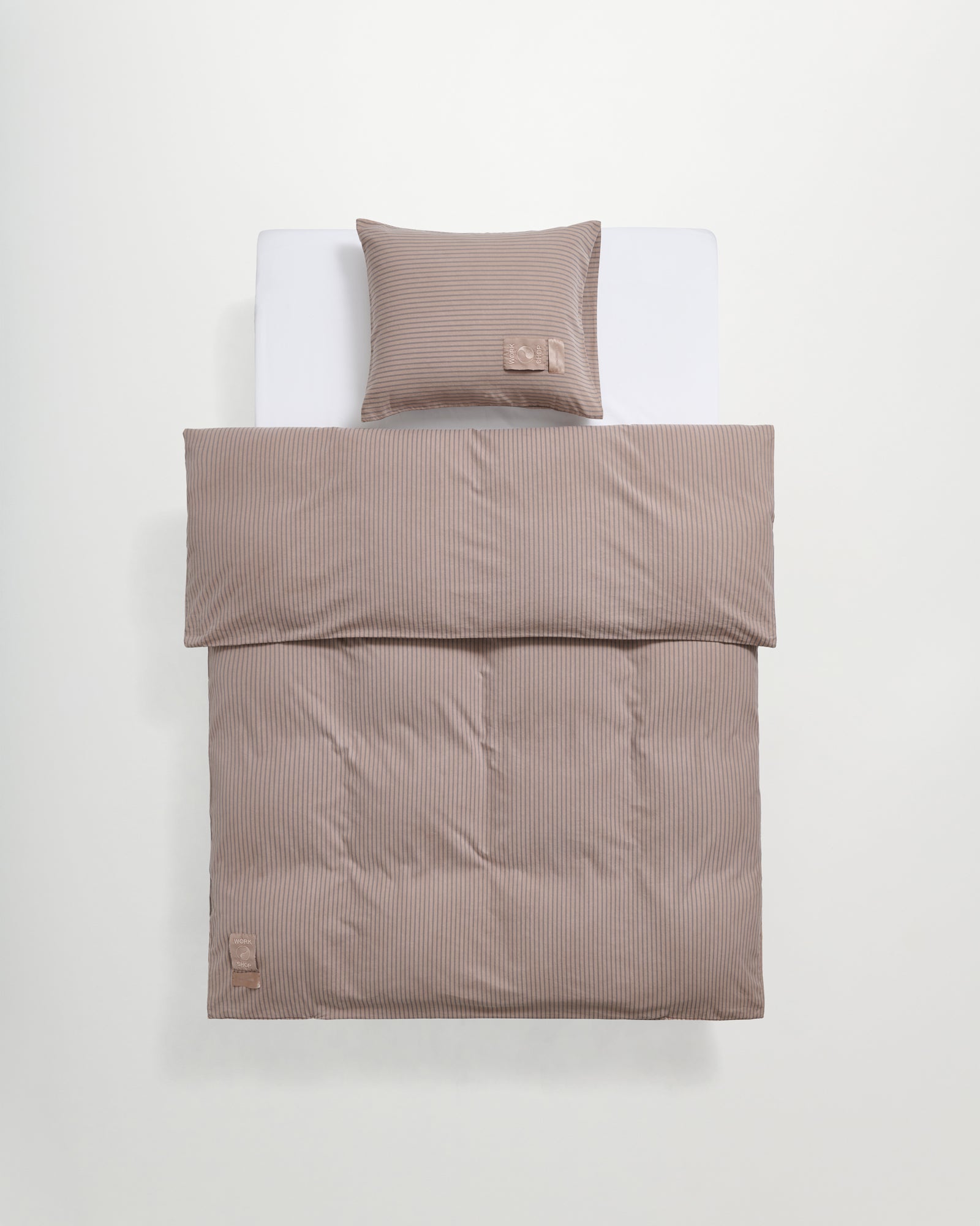 WS Wall Street duvet cover | Overdyed brown Oxford