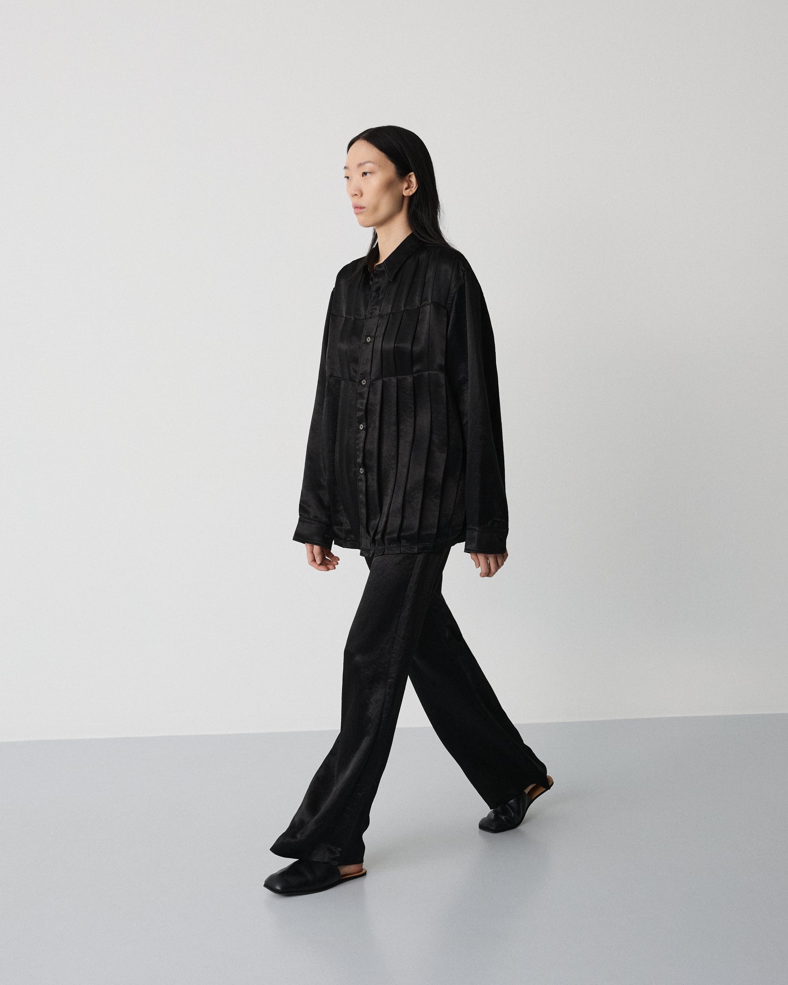 High shirt |  Shiny black Acetate