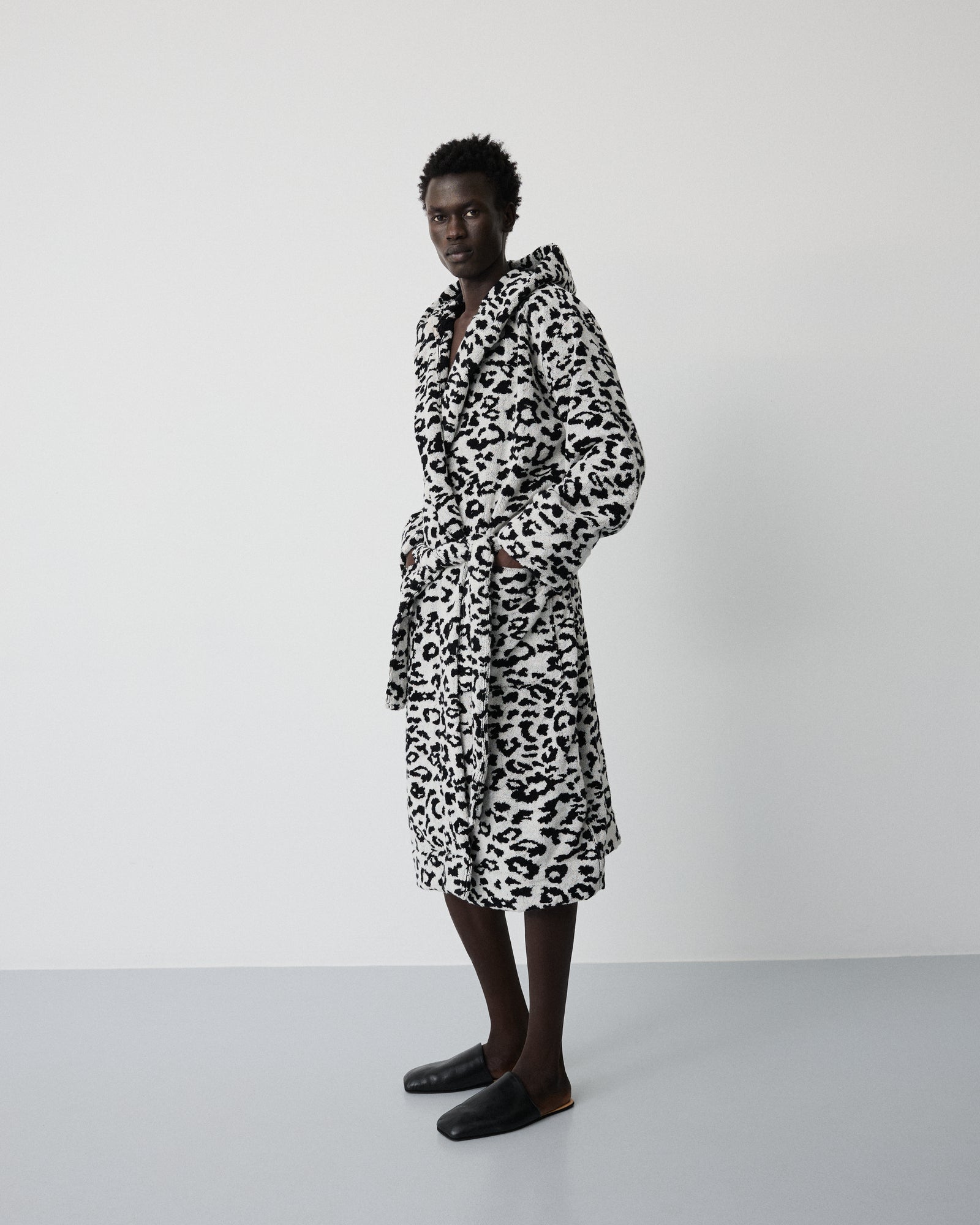 Wild bathrobe | Coconut white leopard Terry