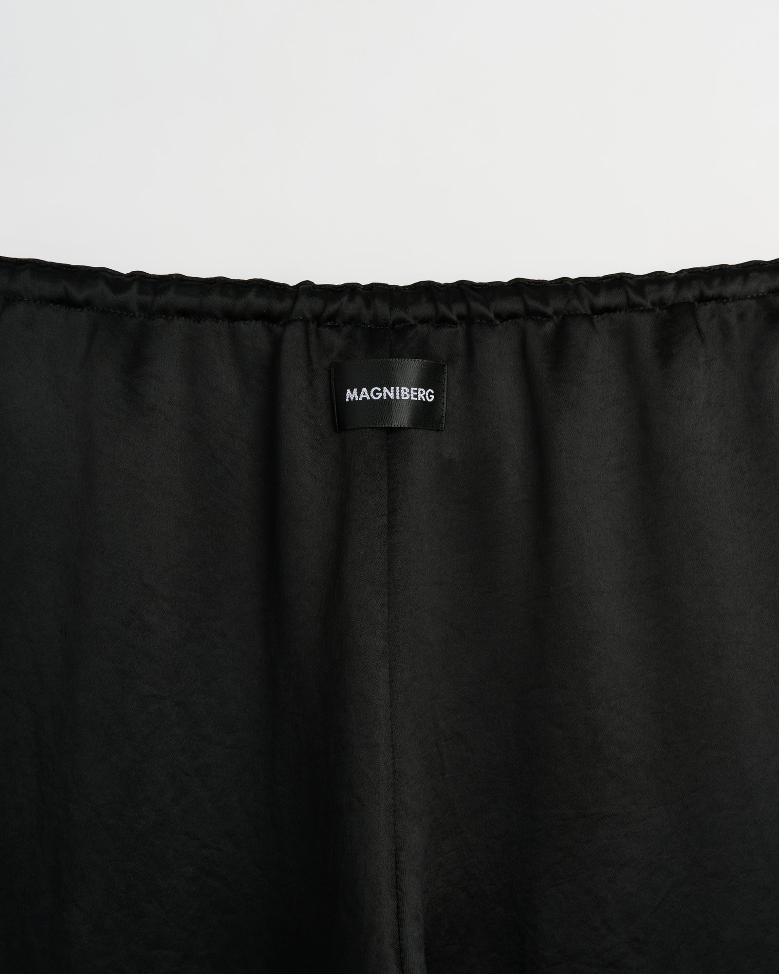Low pants | Shiny black Acetate