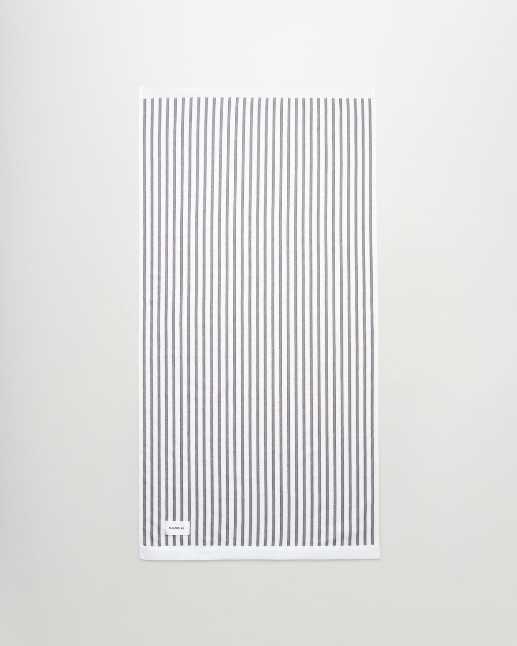 Wall Street bath towel | Stripe grey Terry