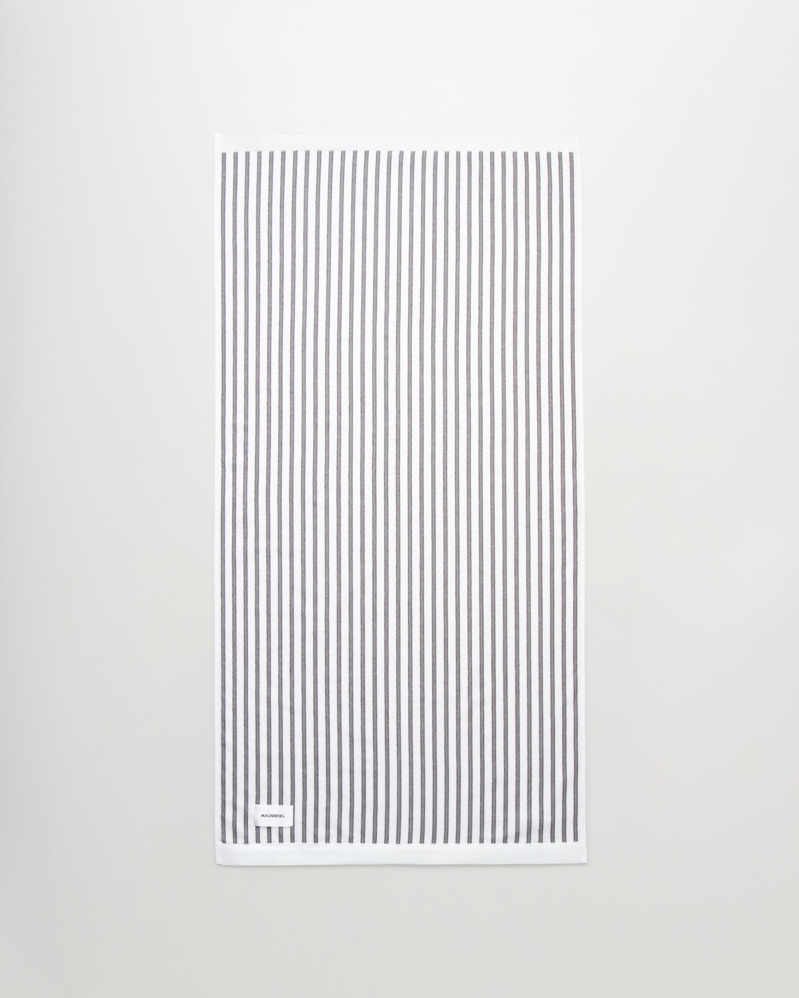 Wall Street bath towel | Stripe grey Terry