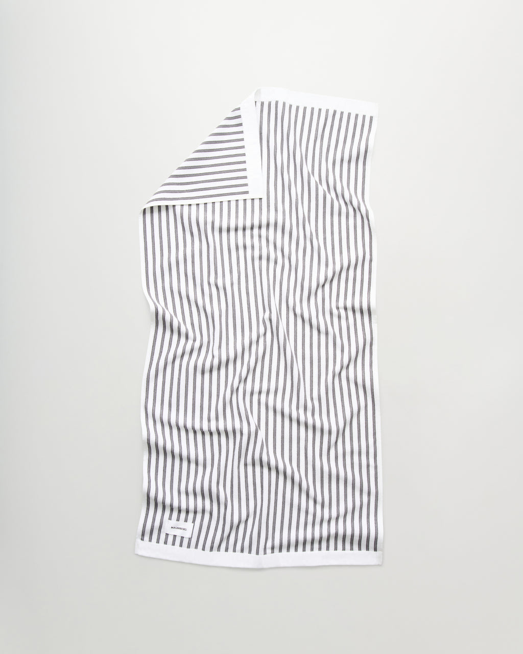 Wall Street bath towel | Stripe grey Terry