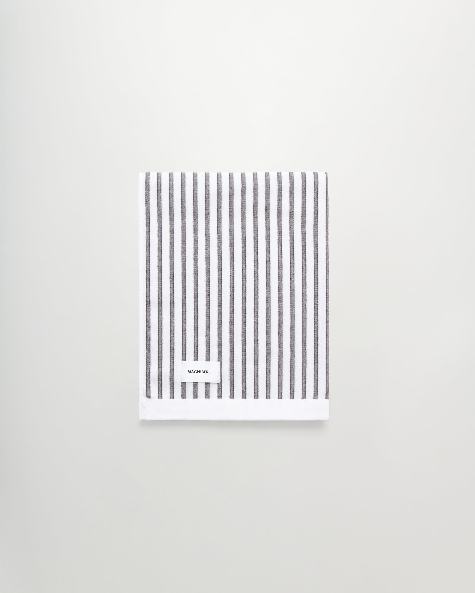 Wall Street bath towel | Stripe grey Terry