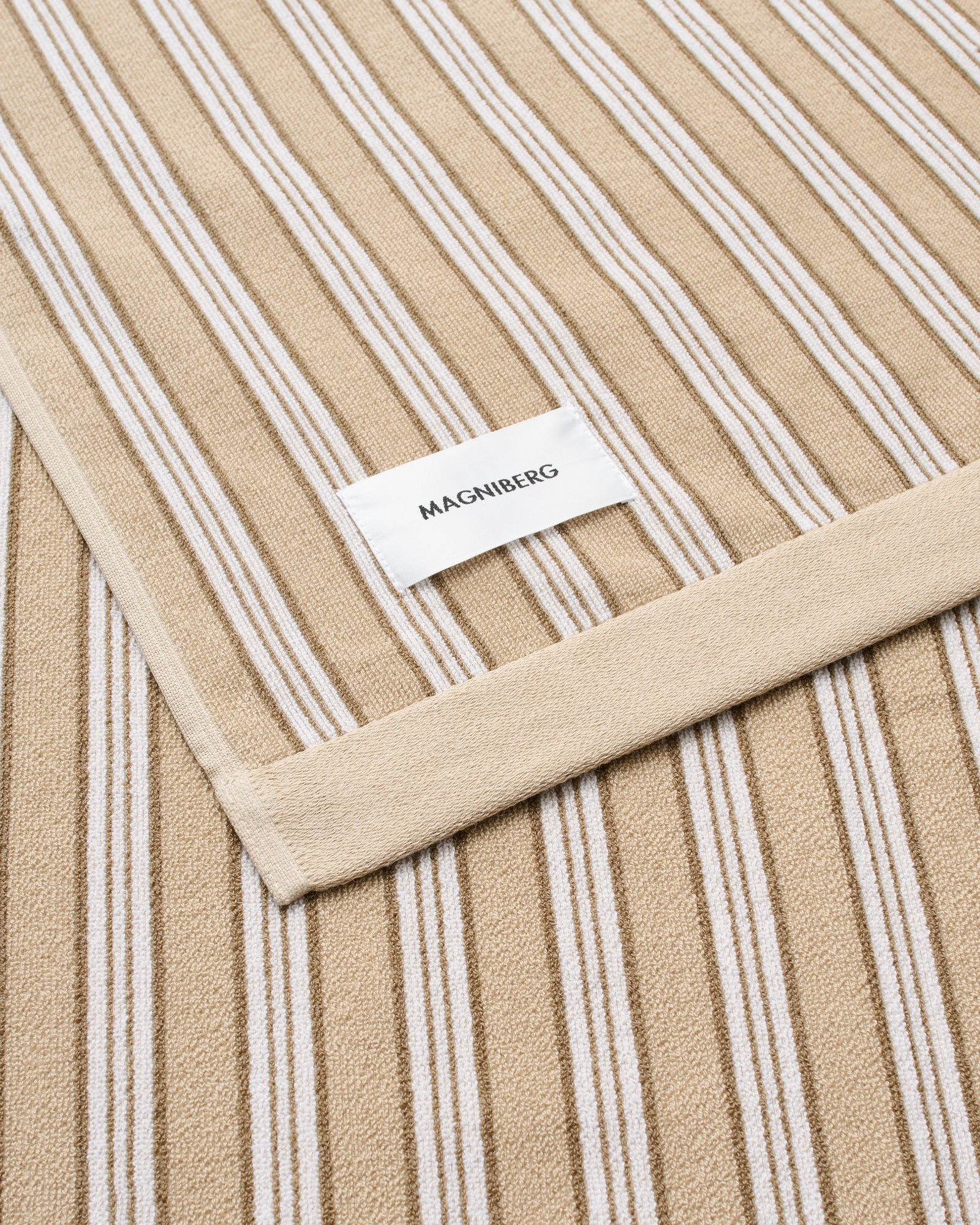 Wall Street bath towel | Stripe medium beige Terry