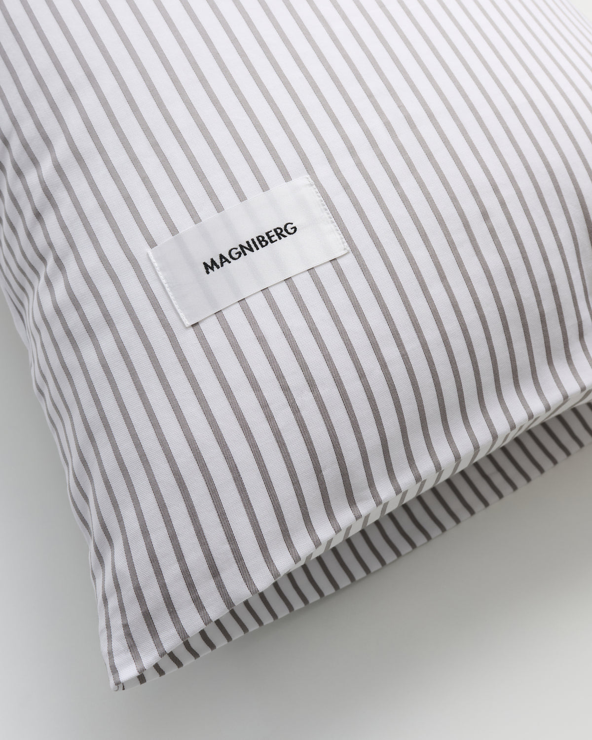 Wall Street pillow case | Stripe grey Oxford