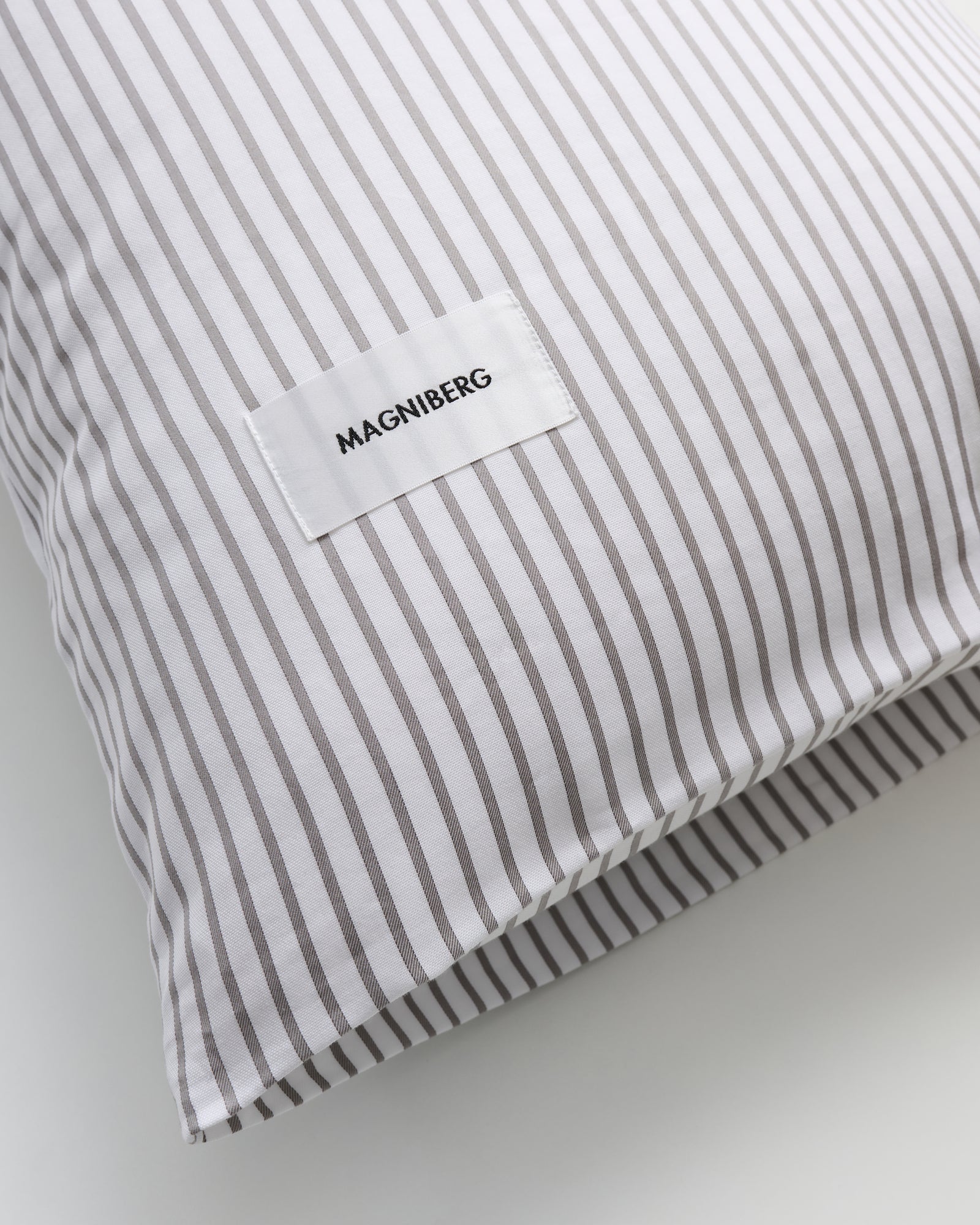 Wall Street pillow case | Stripe grey Oxford
