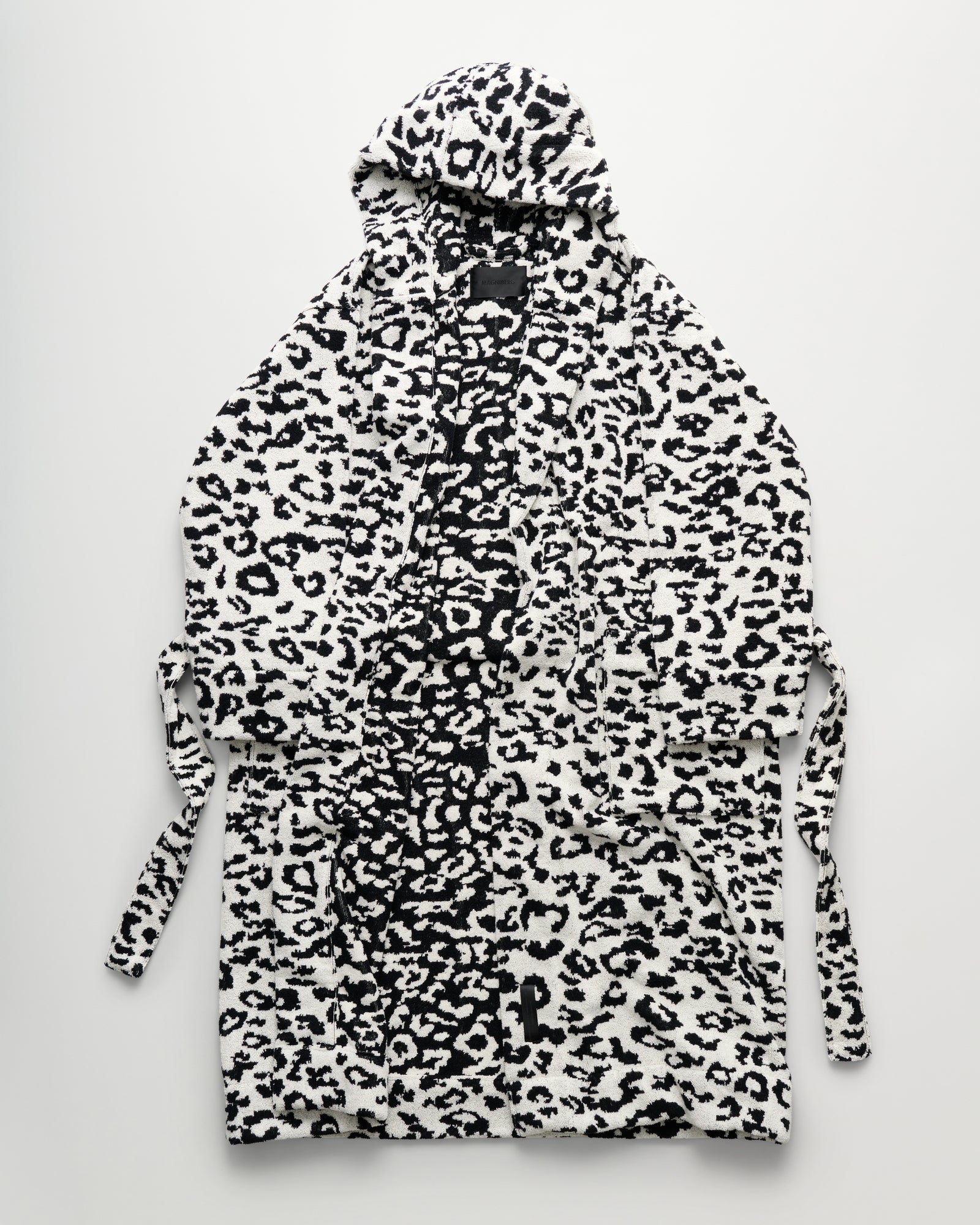Wild bathrobe | Coconut white leopard Terry