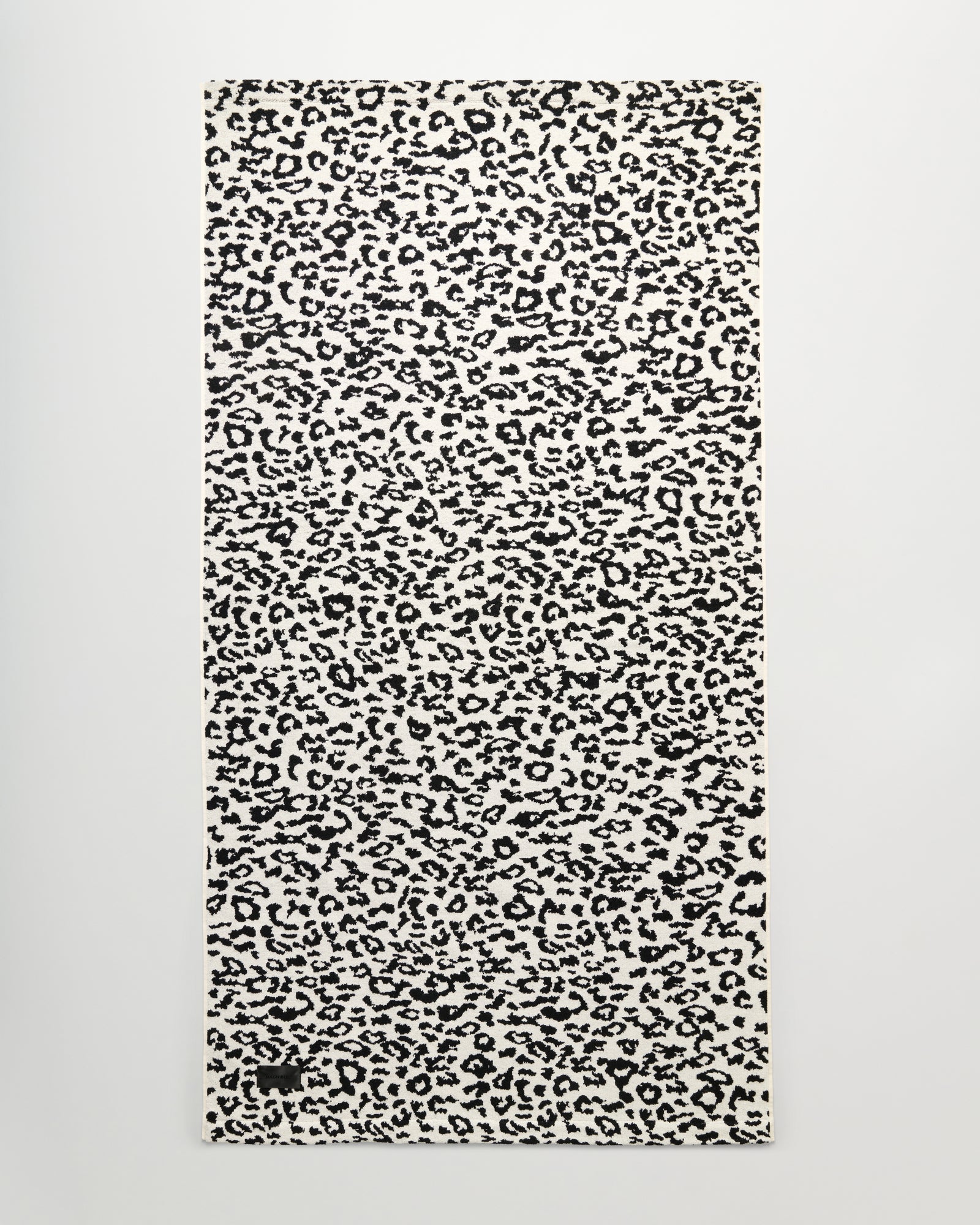 Wild bath sheet | Coconut white leopard Terry