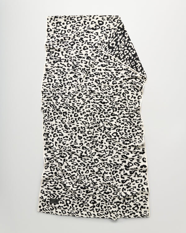 Wild bath sheet | Coconut white leopard Terry