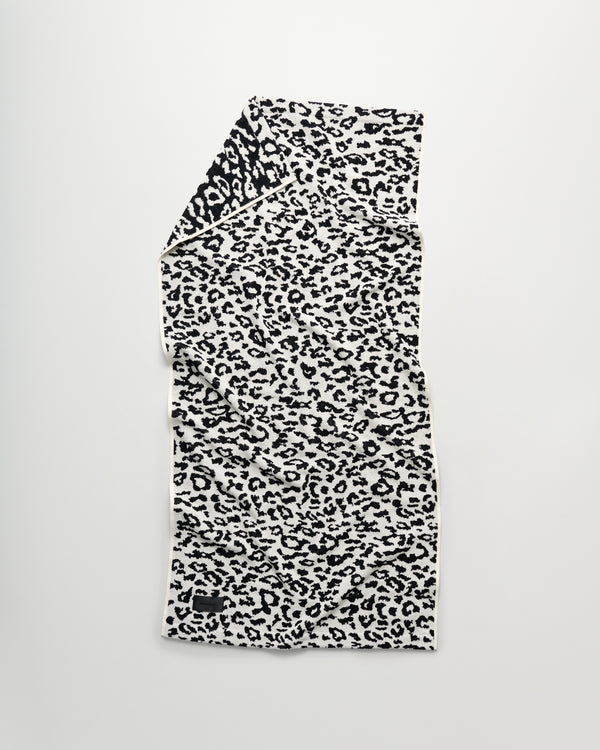 Wild bath towel | Coconut white leopard Terry