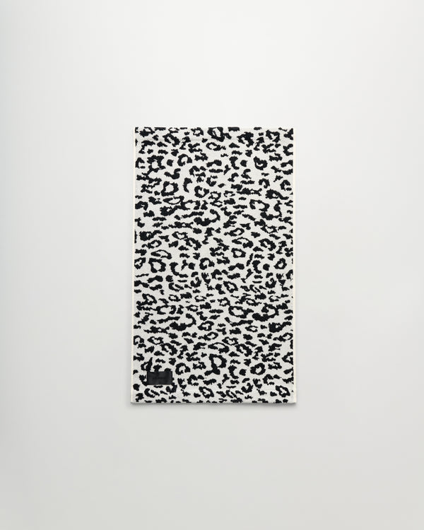 Wild hand towel | Coconut white leopard Terry