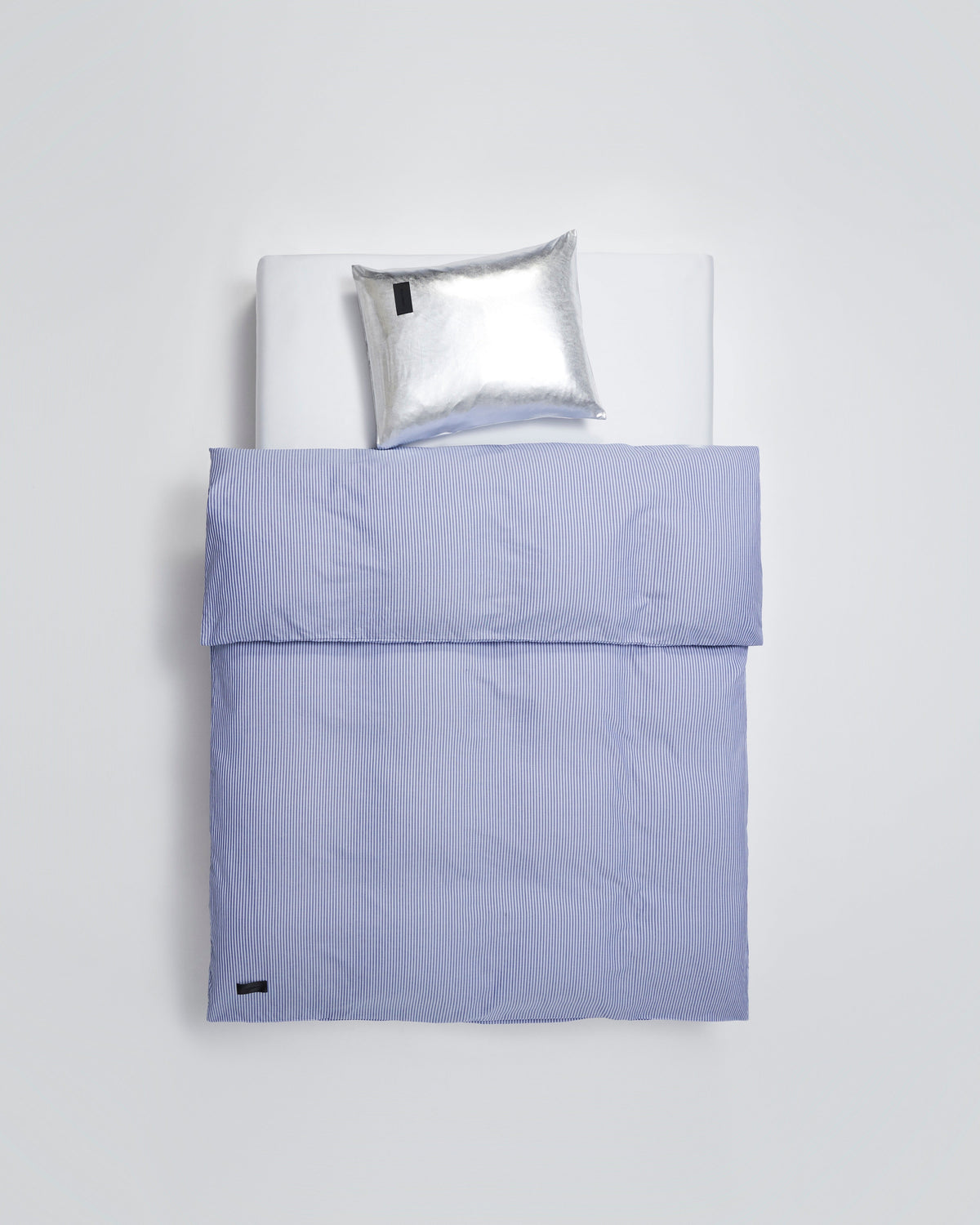 Nude pillow case | Metallic silver Jersey