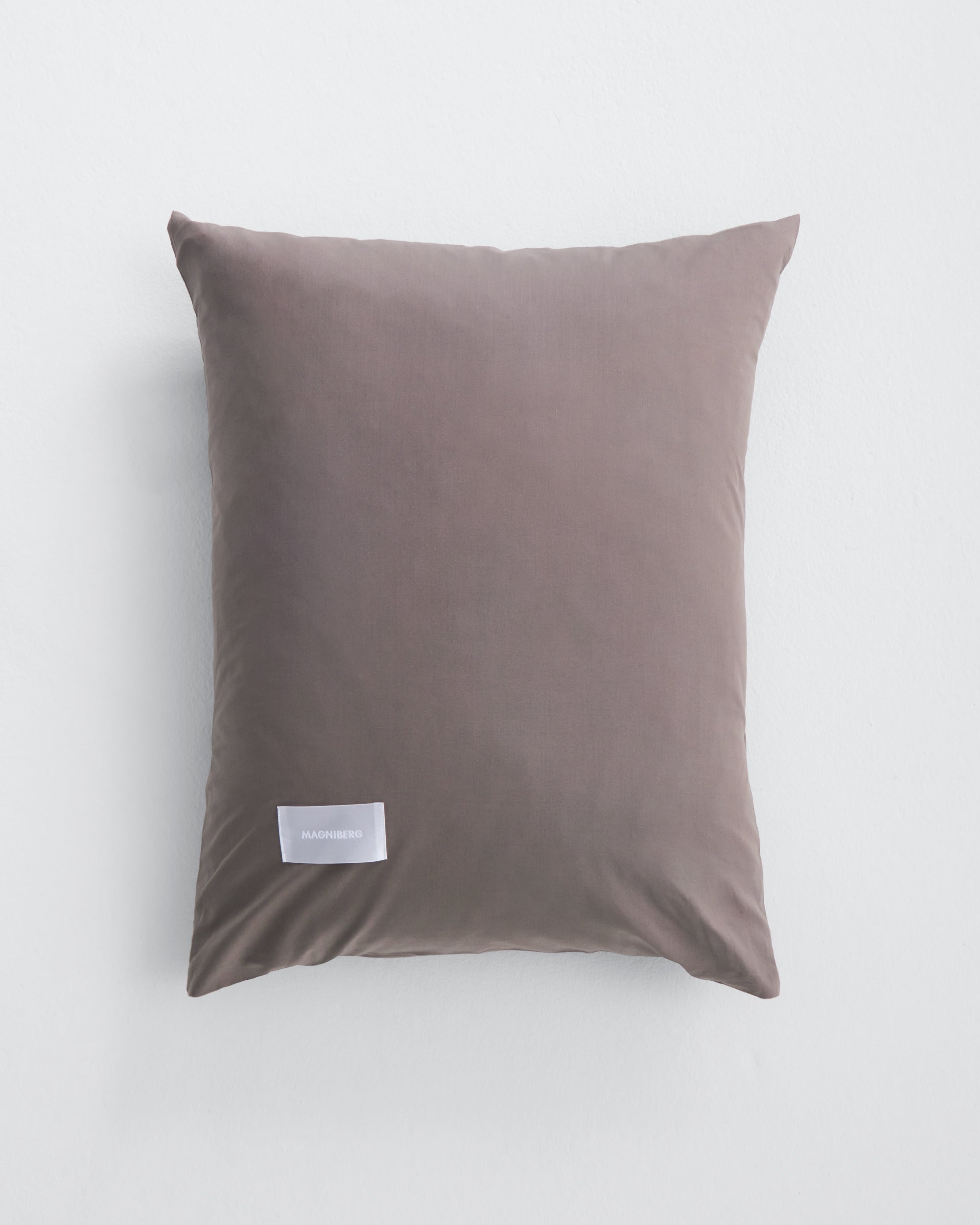 Luxuriously soft cotton poplin pillow case. Pure collection: sleek