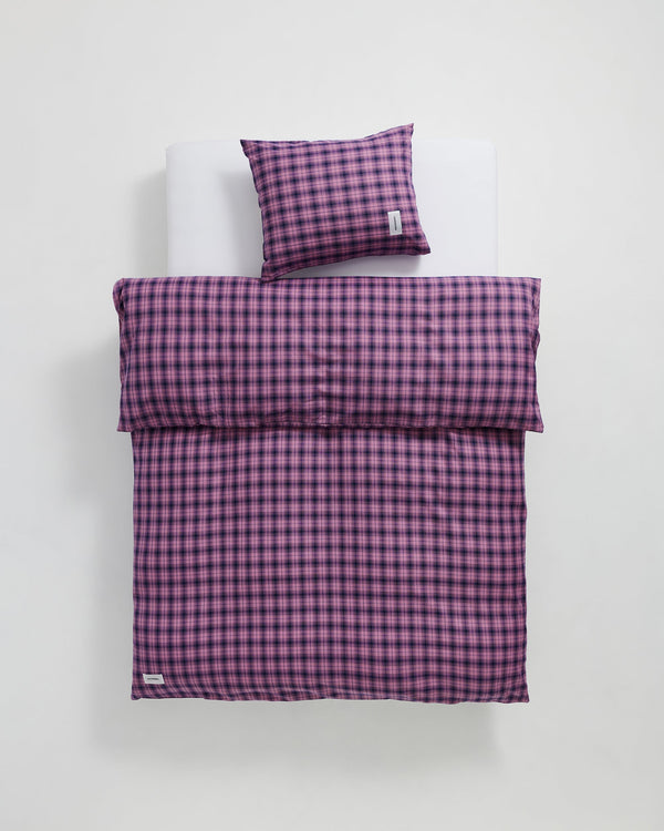 Rodeo duvet cover | Neon pink check Oxford