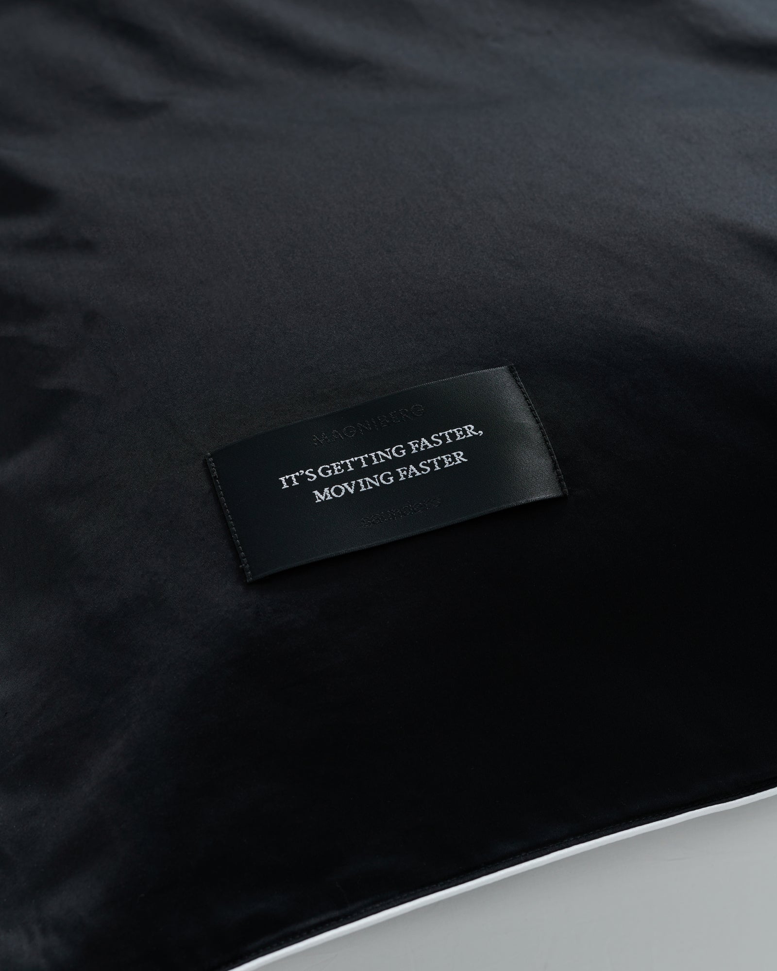 Sweet duvet cover | Solid black Sateen