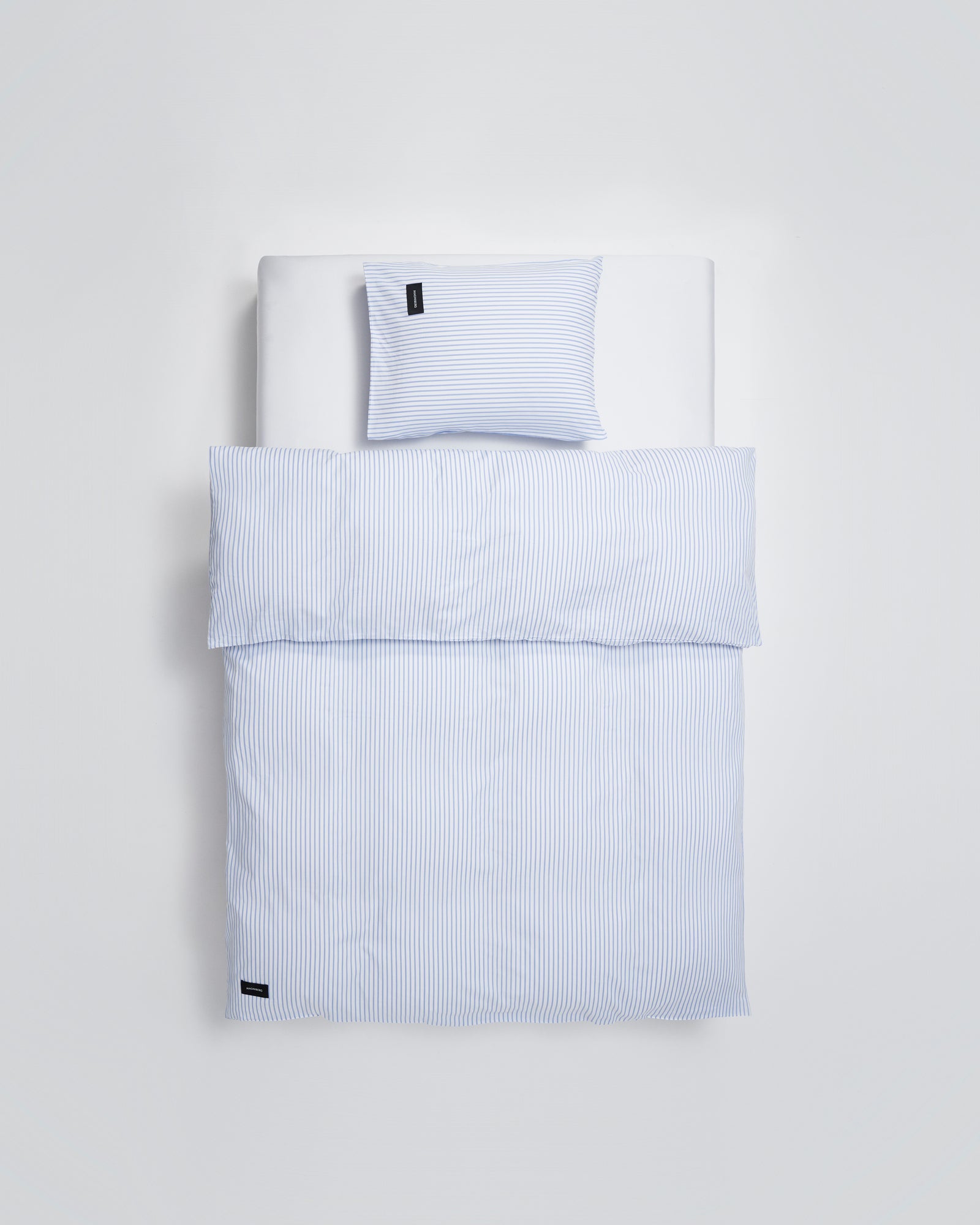 Pure duvet cover: Sheen white cotton sateen, tightly woven