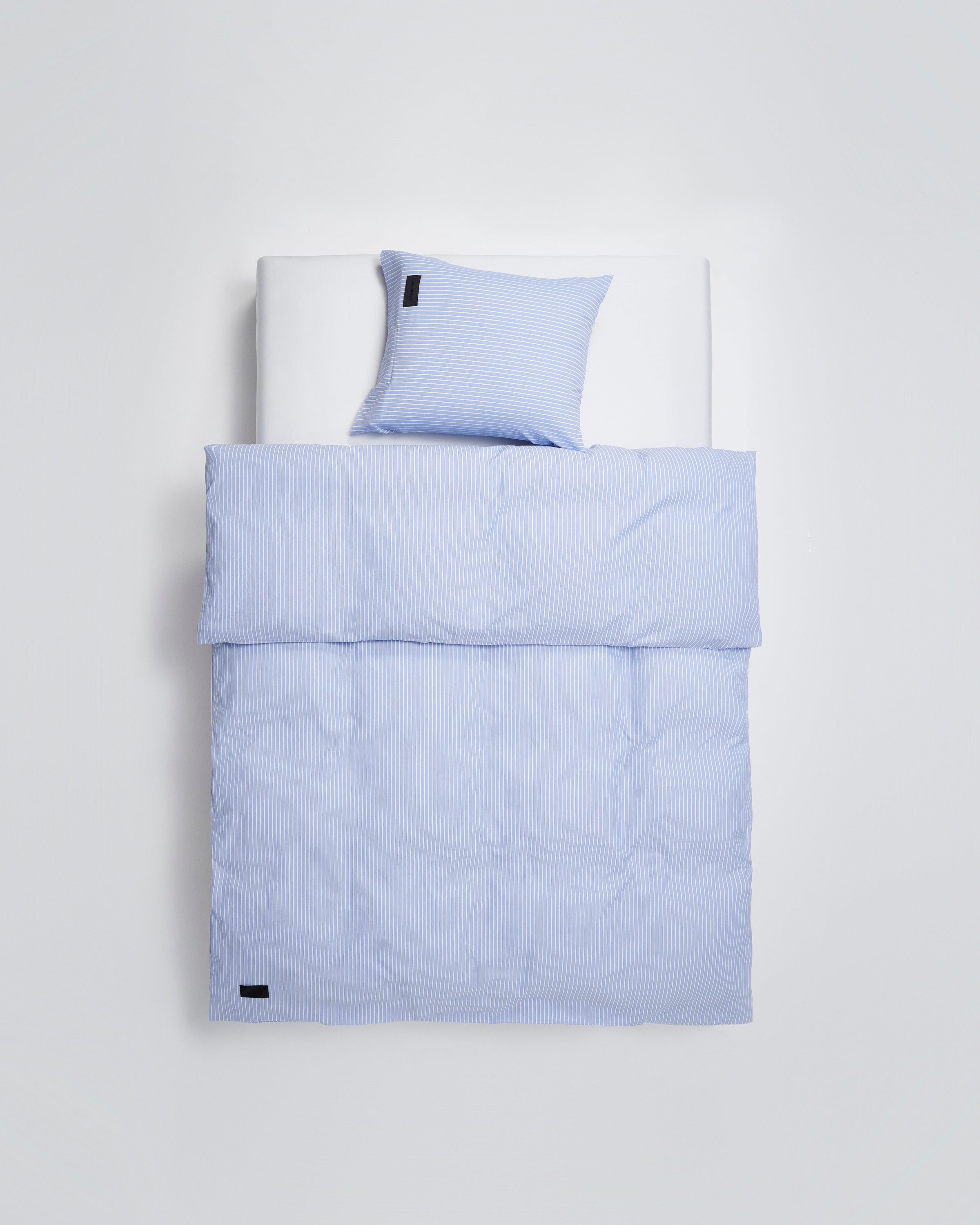 Wall Street pillow case | Stripe light blue Oxford