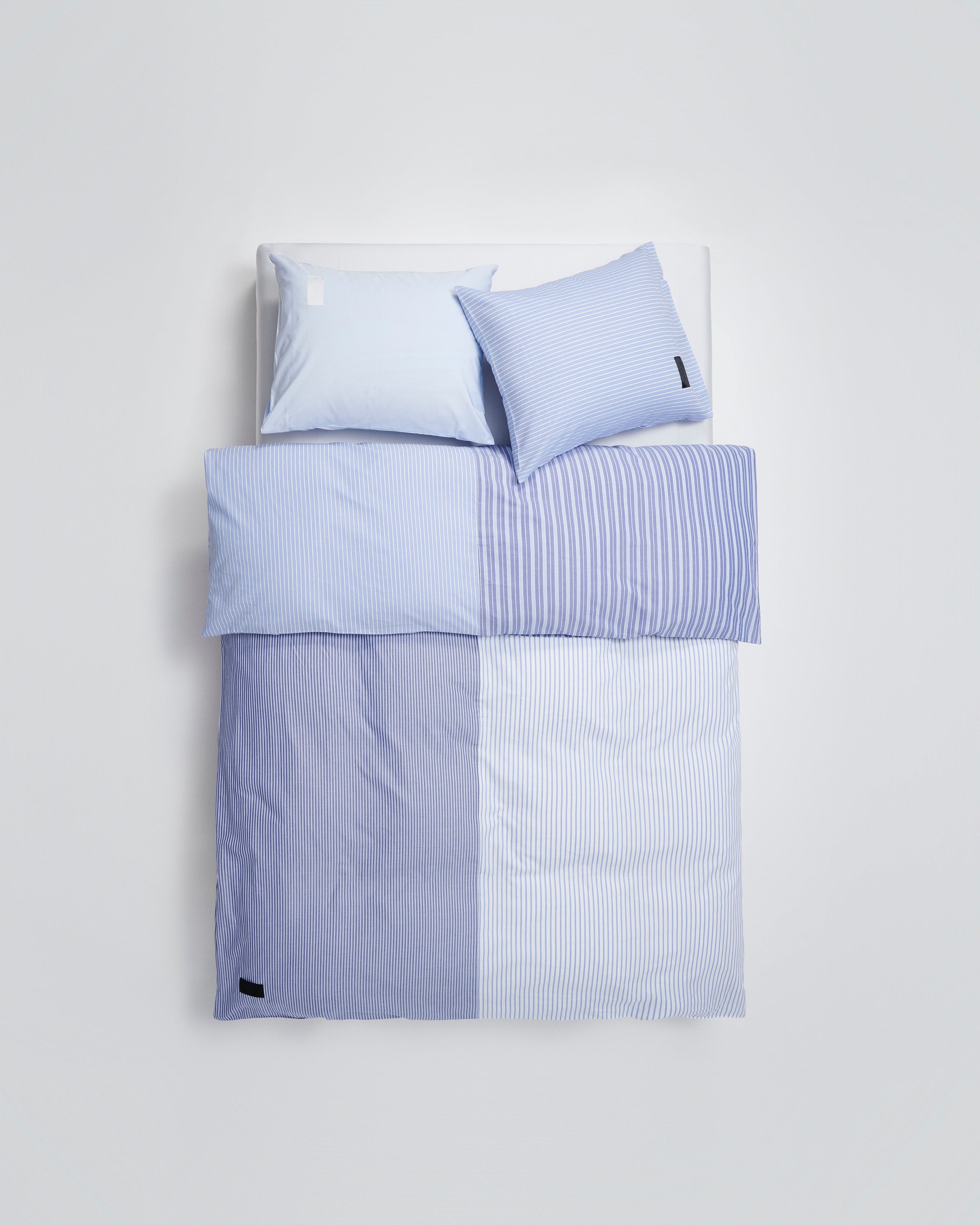 Wall Street pillow case | Stripe light blue Oxford
