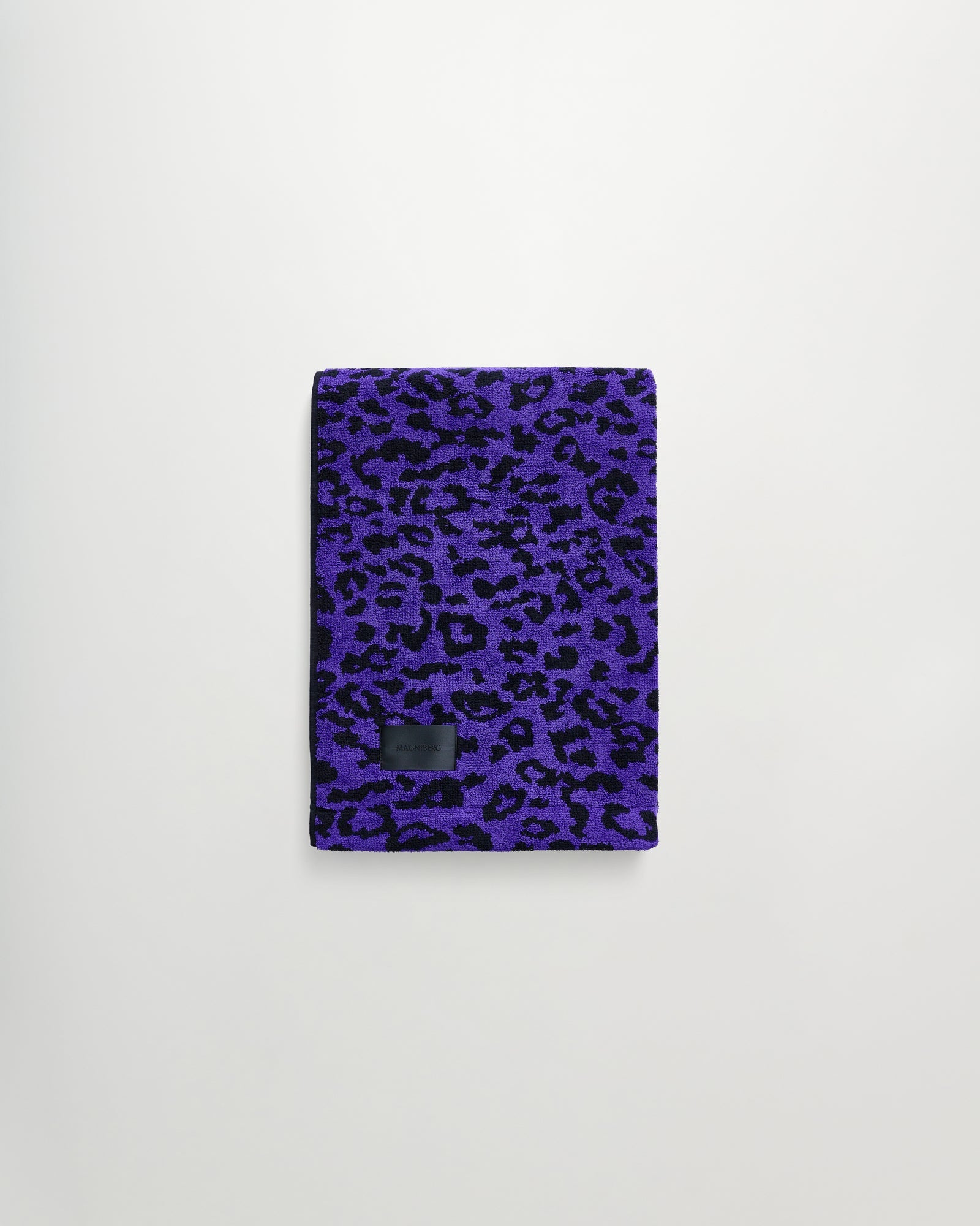 Wild towel | Purple leopard Terry