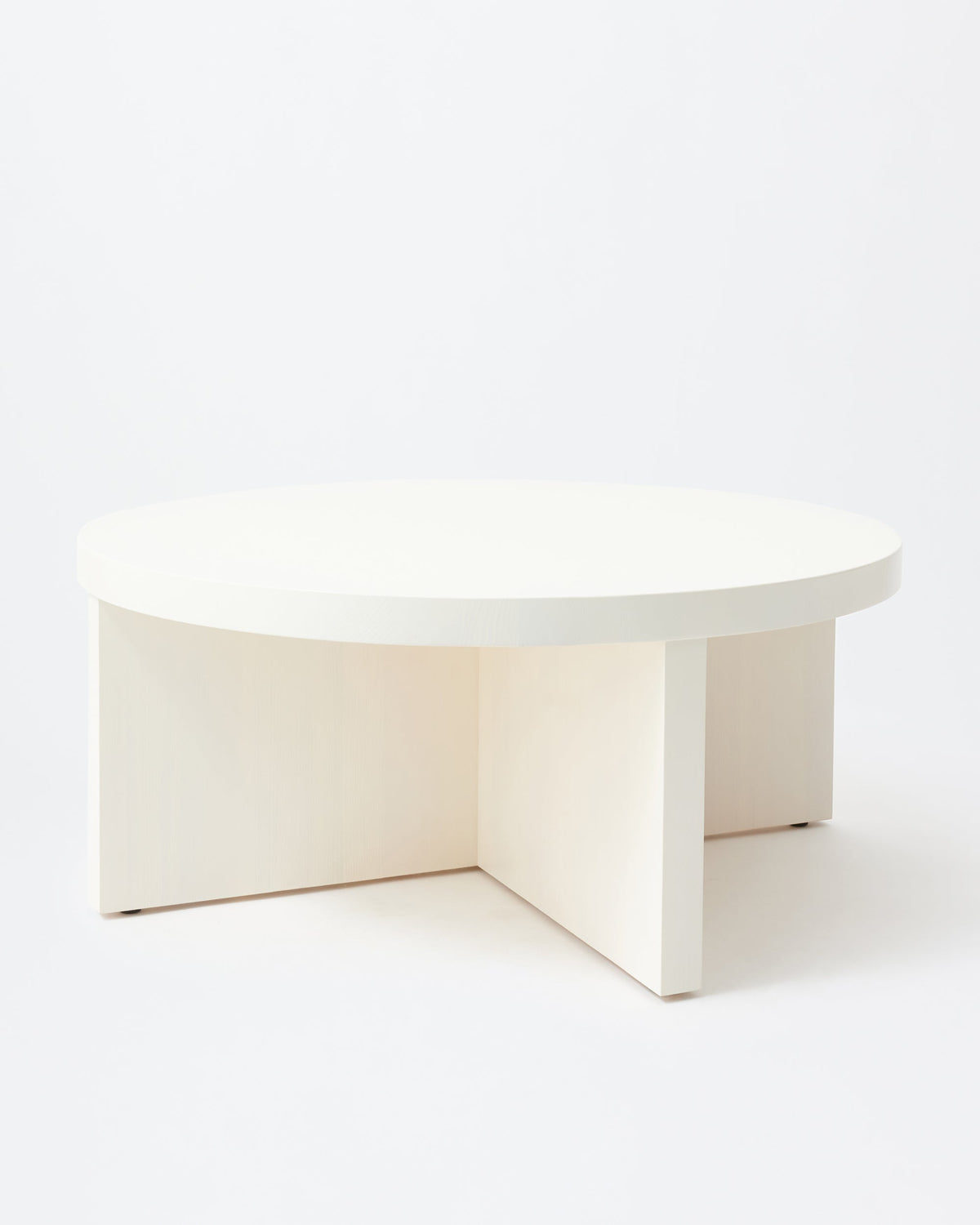 Wolf table | Stained off white Pine