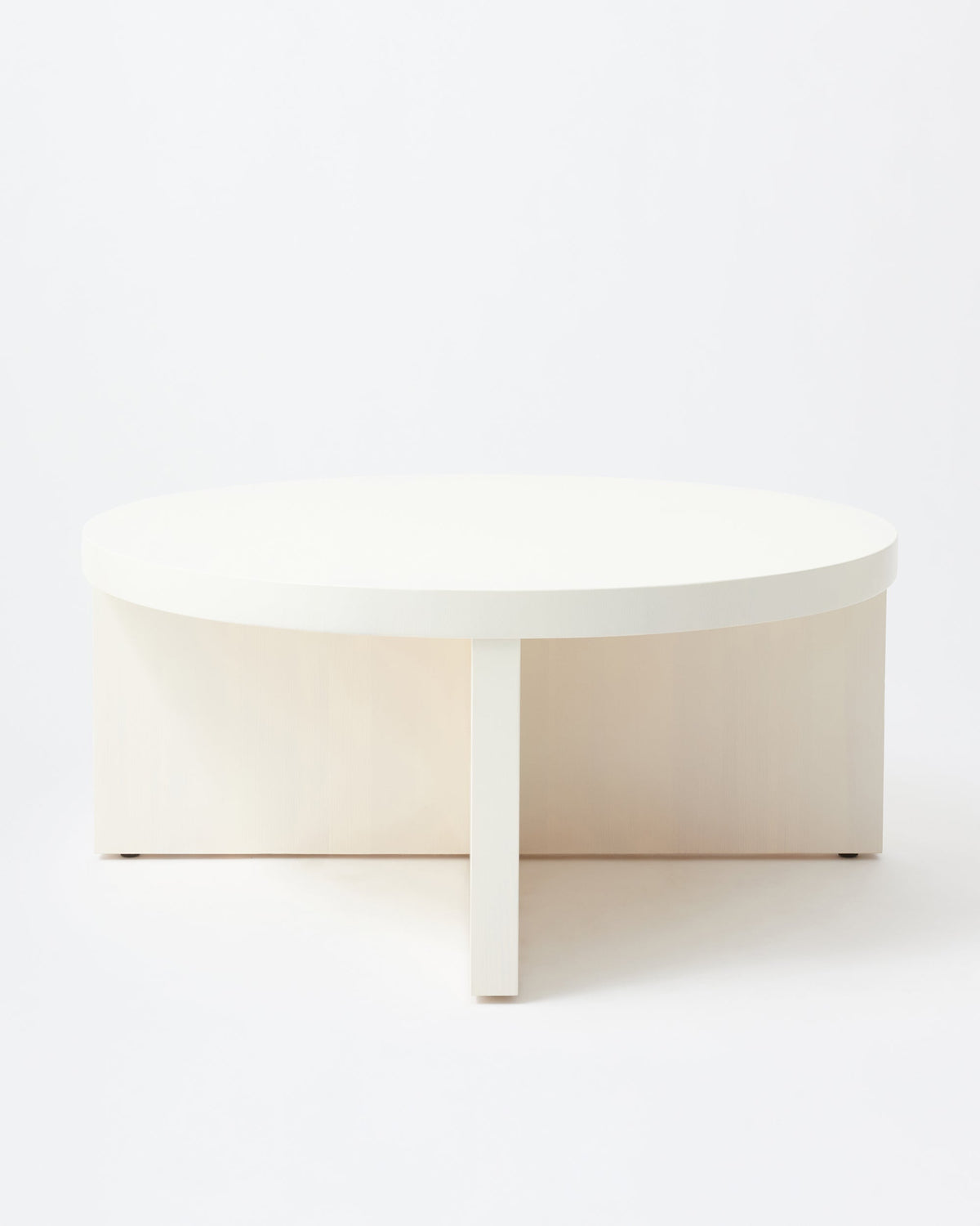 Wolf table | Stained off white Pine